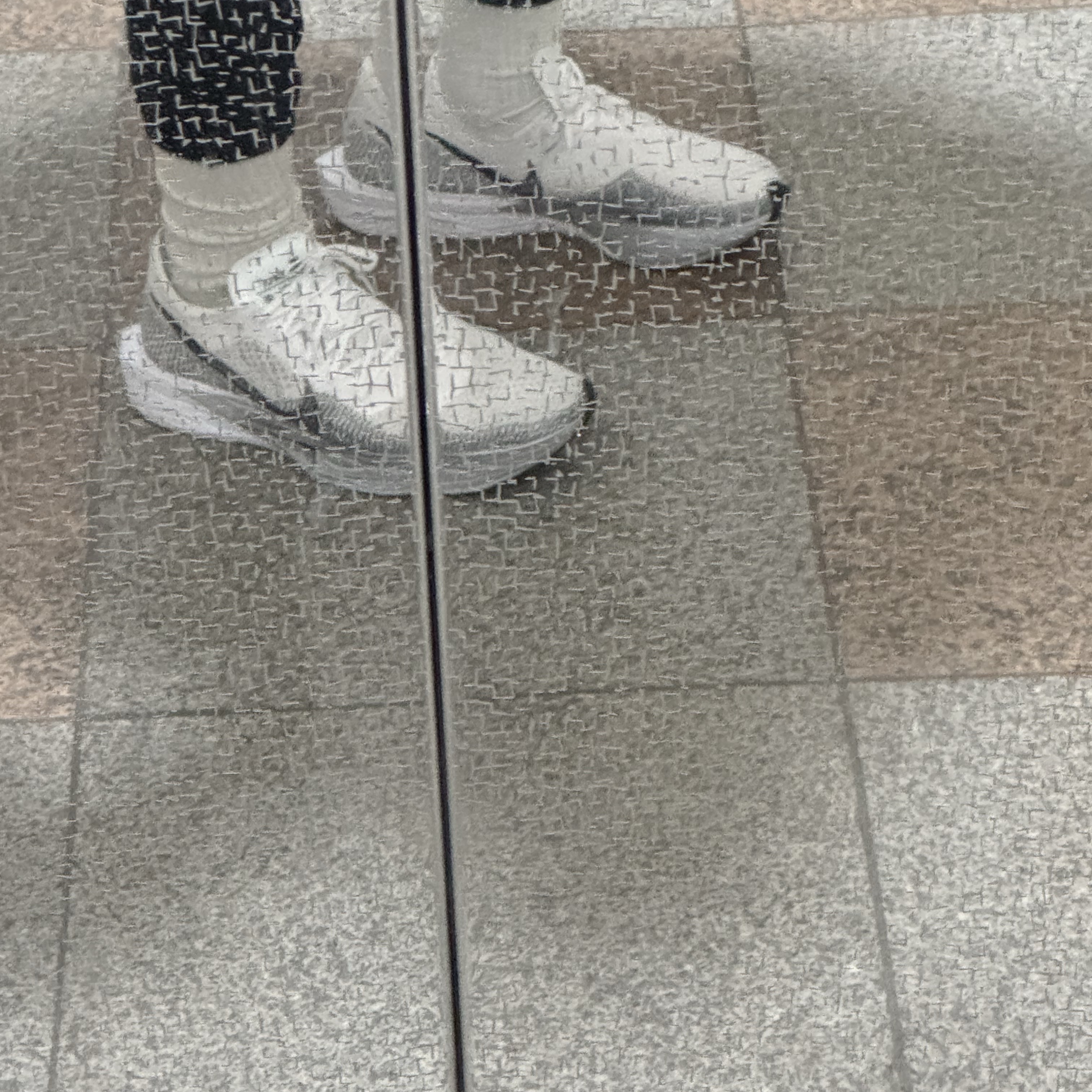 Nike ZoomX Vaporfly Next% 3 White Grey 착용 스타일 - 1