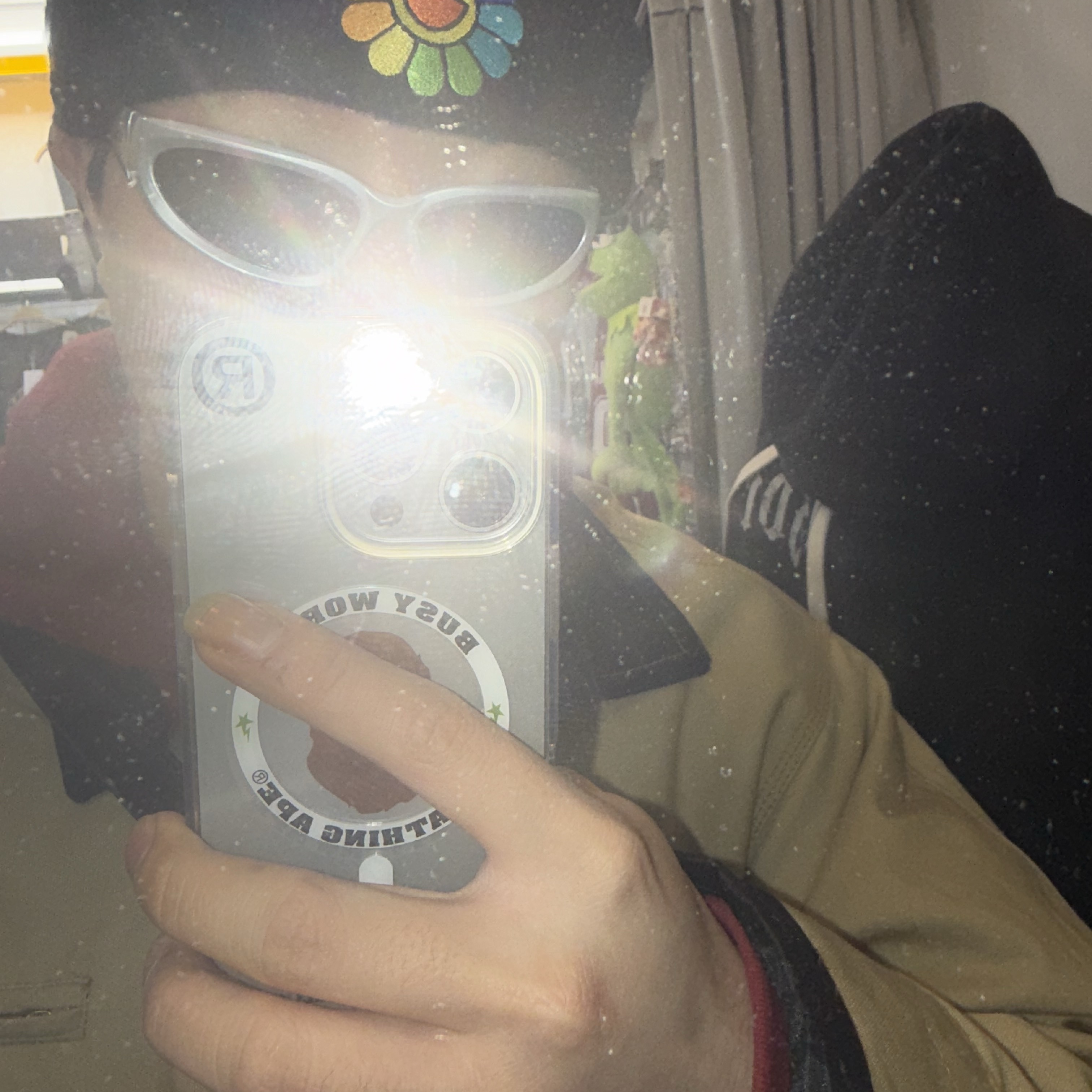 BAPE Bape iPhone 16 Pro Clear Case Light White, New Era x Murakami Takashi Ohana Beanie Black 착용 스타일