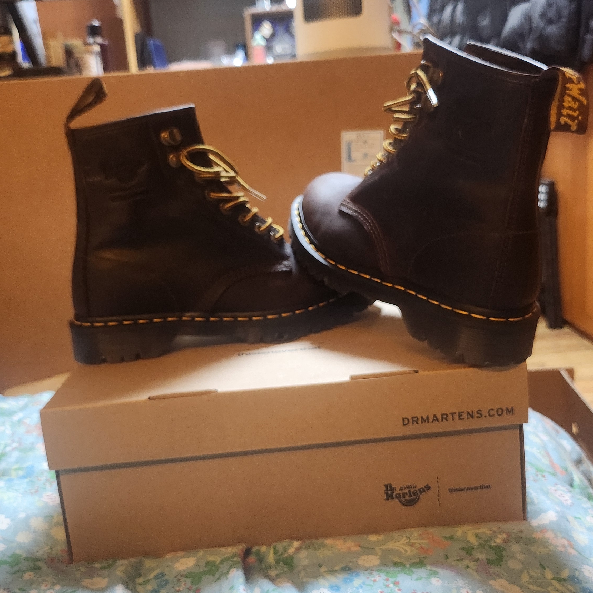 Dr. Martens x Thisisneverthat 1460 Waxed Full Grain Brown 착용 스타일 - 1
