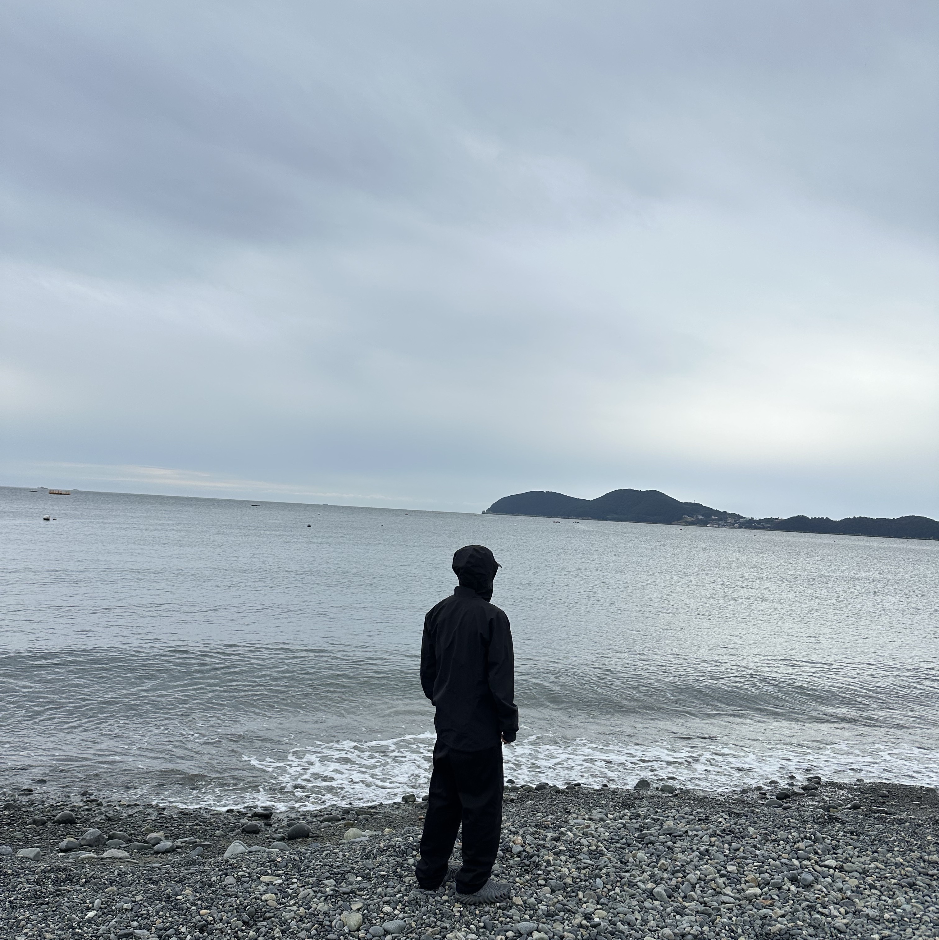 Arc'teryx Zeta SL Jacket Black, Crocs x Salehe Bembury Pollex Clog Niagara 착용 스타일 - 2