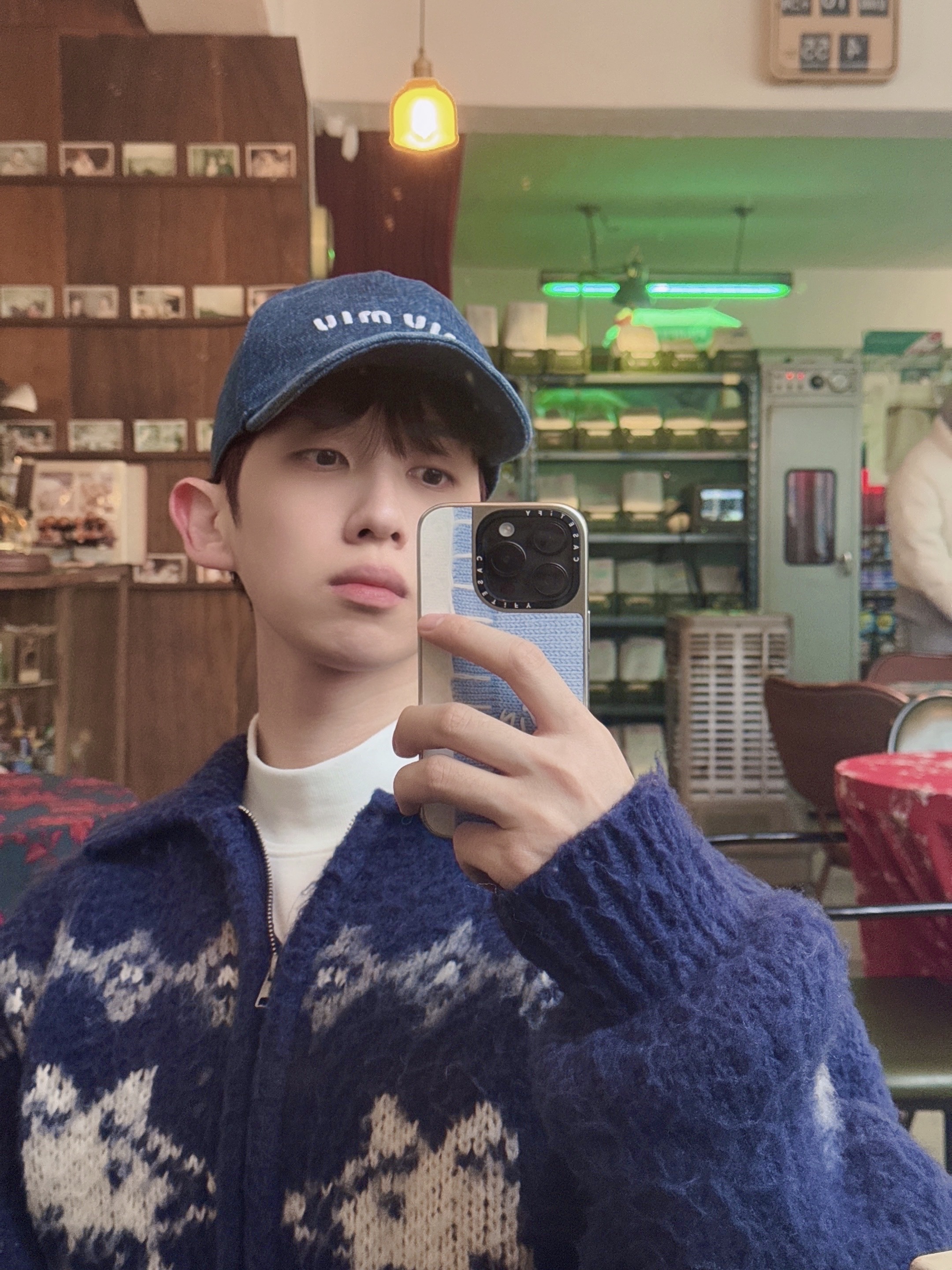 (W) Miu Miu Denim Baseball Cap with Embroidered Logo Blue White 착용 스타일 - 1