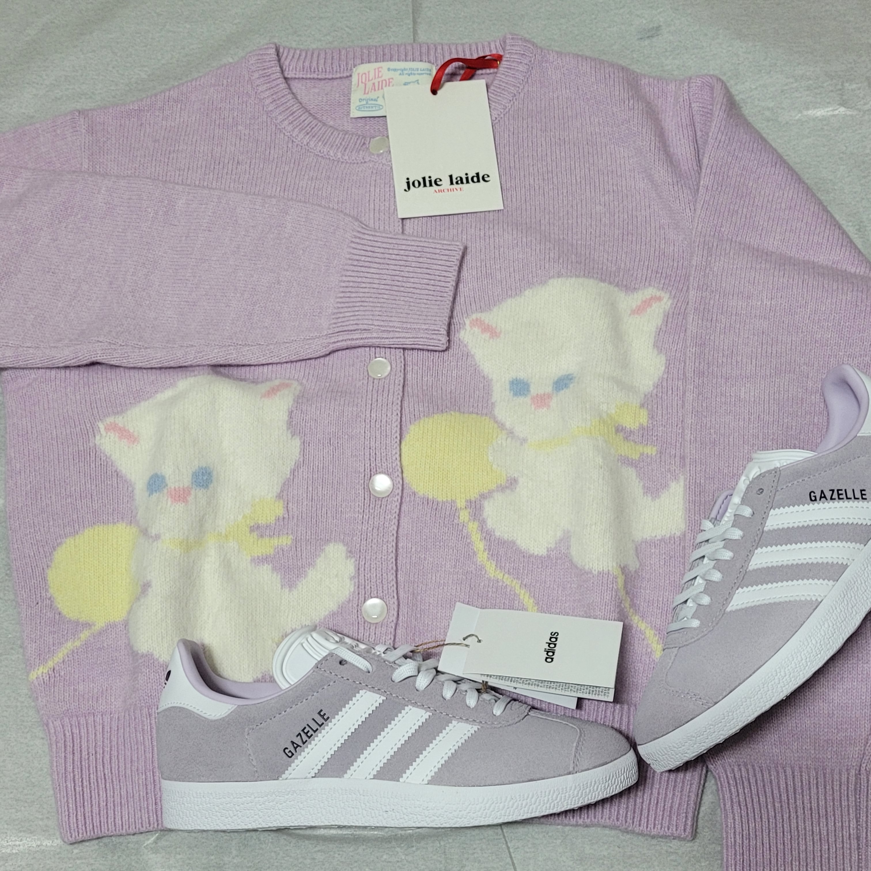 (W) Adidas Gazelle Silver Dawn 착용 스타일