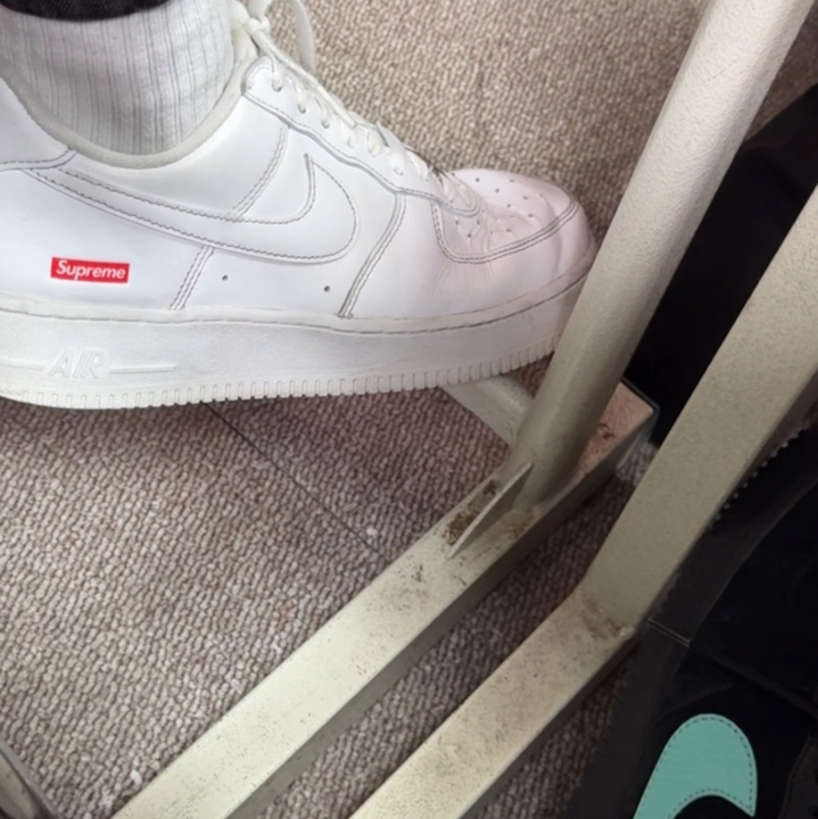 Nike x Tiffany & Co. Air Force 1 Low SP 1837, Nike x Supreme Air Force 1 Low White 착용 스타일