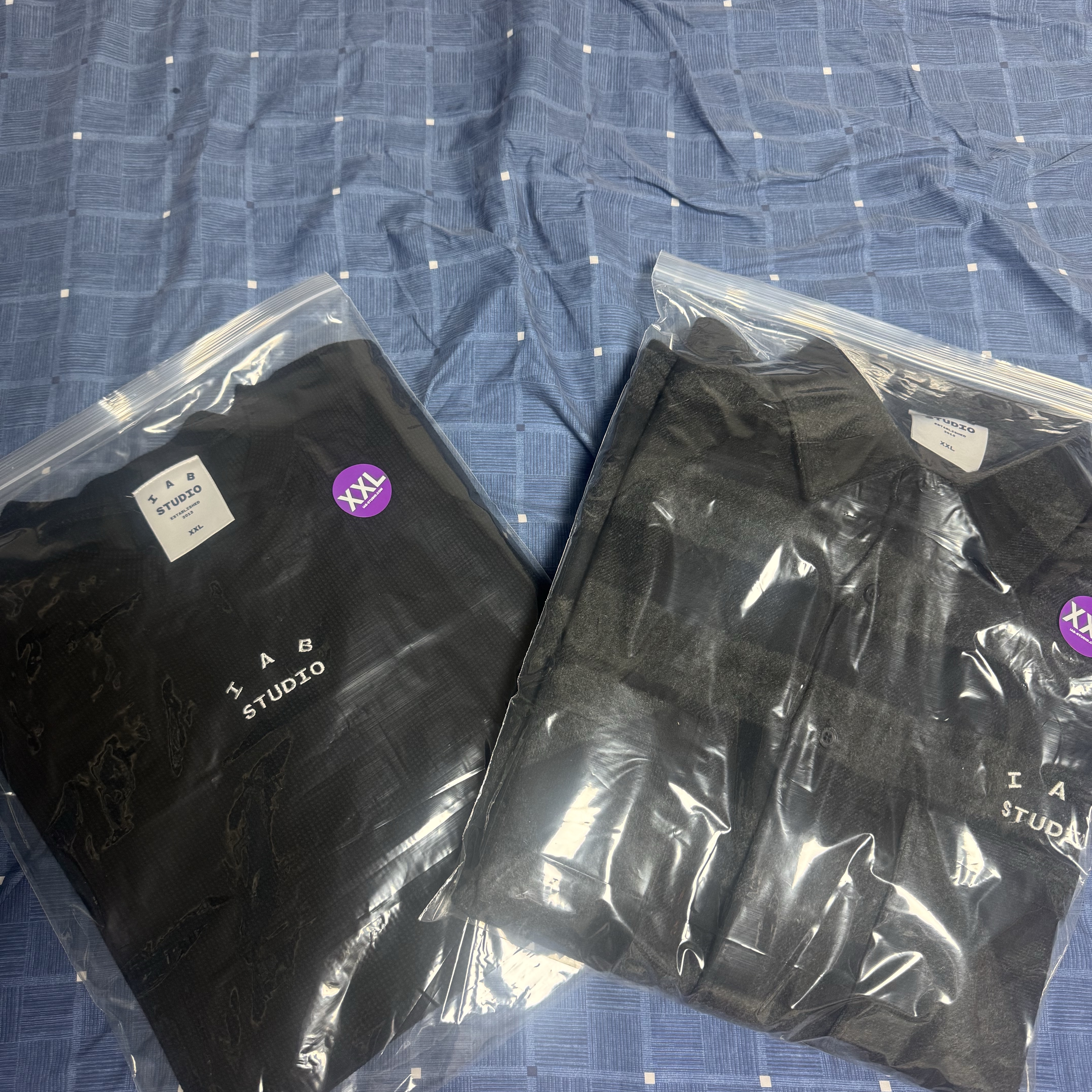 IAB Studio Gingham Check Shirt Black White, IAB Studio Waffle Long Sleeve Black White 착용 스타일