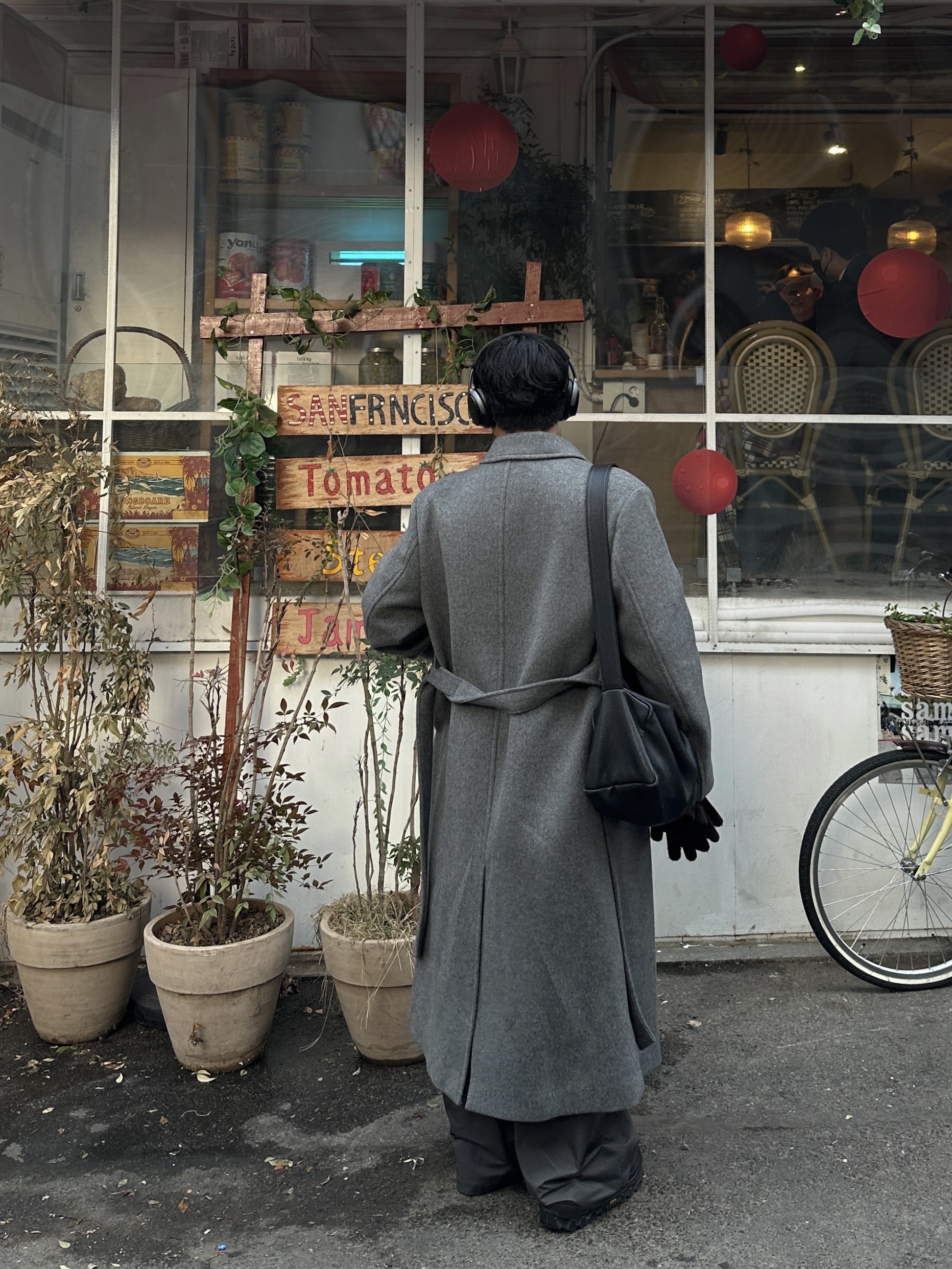 Amomento Mens Single Breasted Long Coat Charcoal - 24FW, Amomento Stripe Square Pocket Oversized Shirts Khaki - 24FW 착용 스타일 - 8