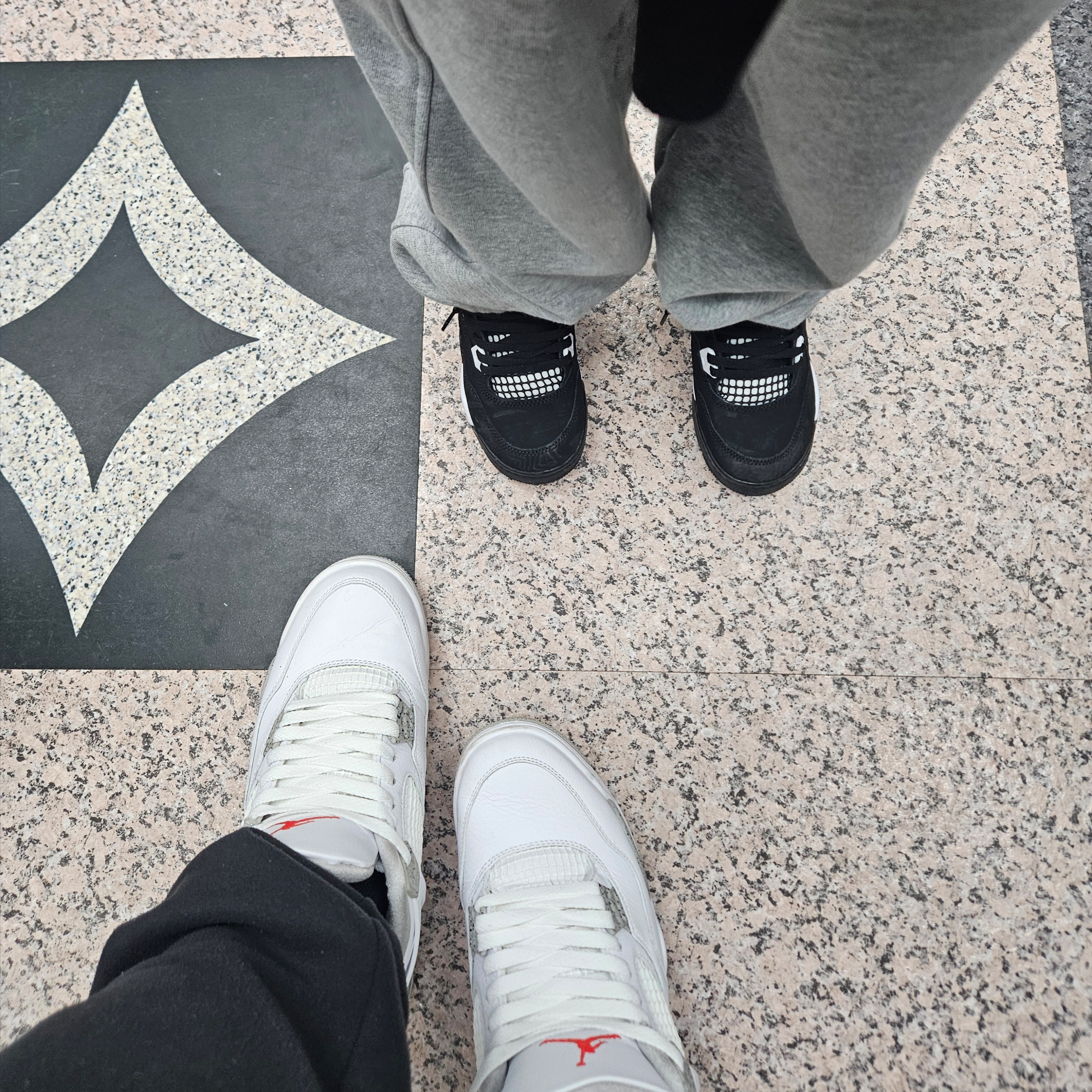 (PS) Jordan 4 Retro White Thunder, Jordan 4 Retro Tech White 착용 스타일