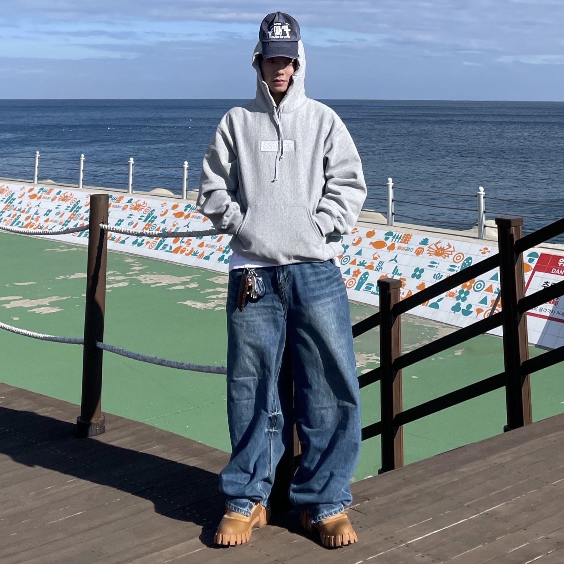 Supreme Box Logo Hooded Sweatshirt Heather Grey - 24FW 착용 스타일