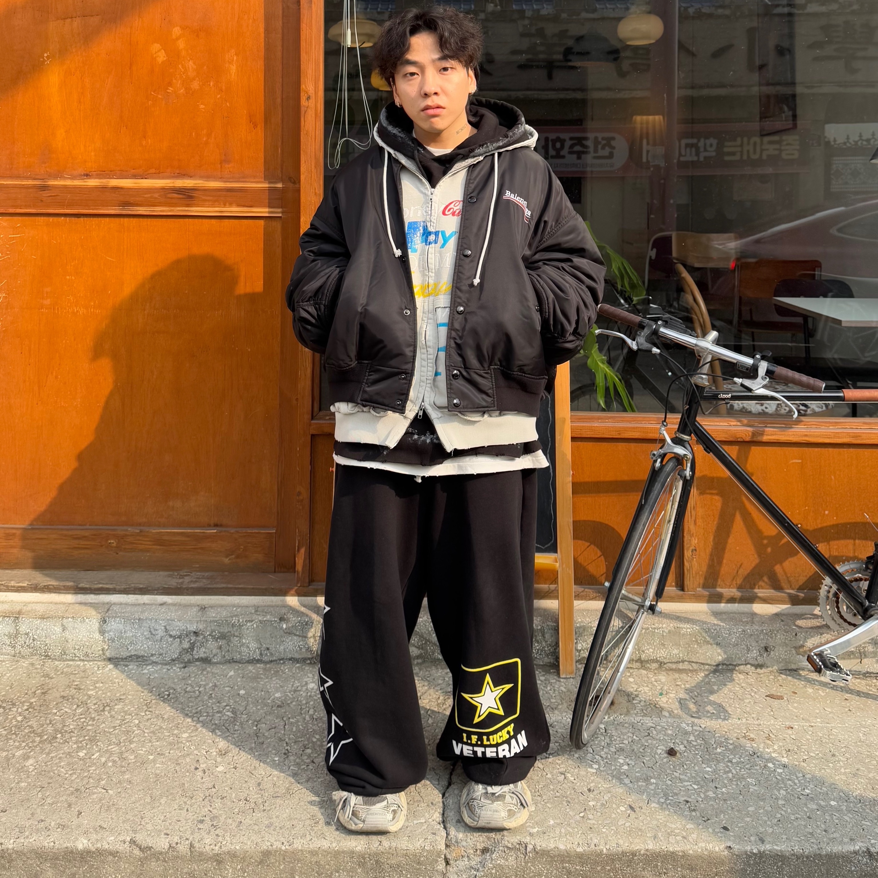 [KREAM 단독] Project G/R Happiness Zip Hoodie Light Grey 착용 스타일