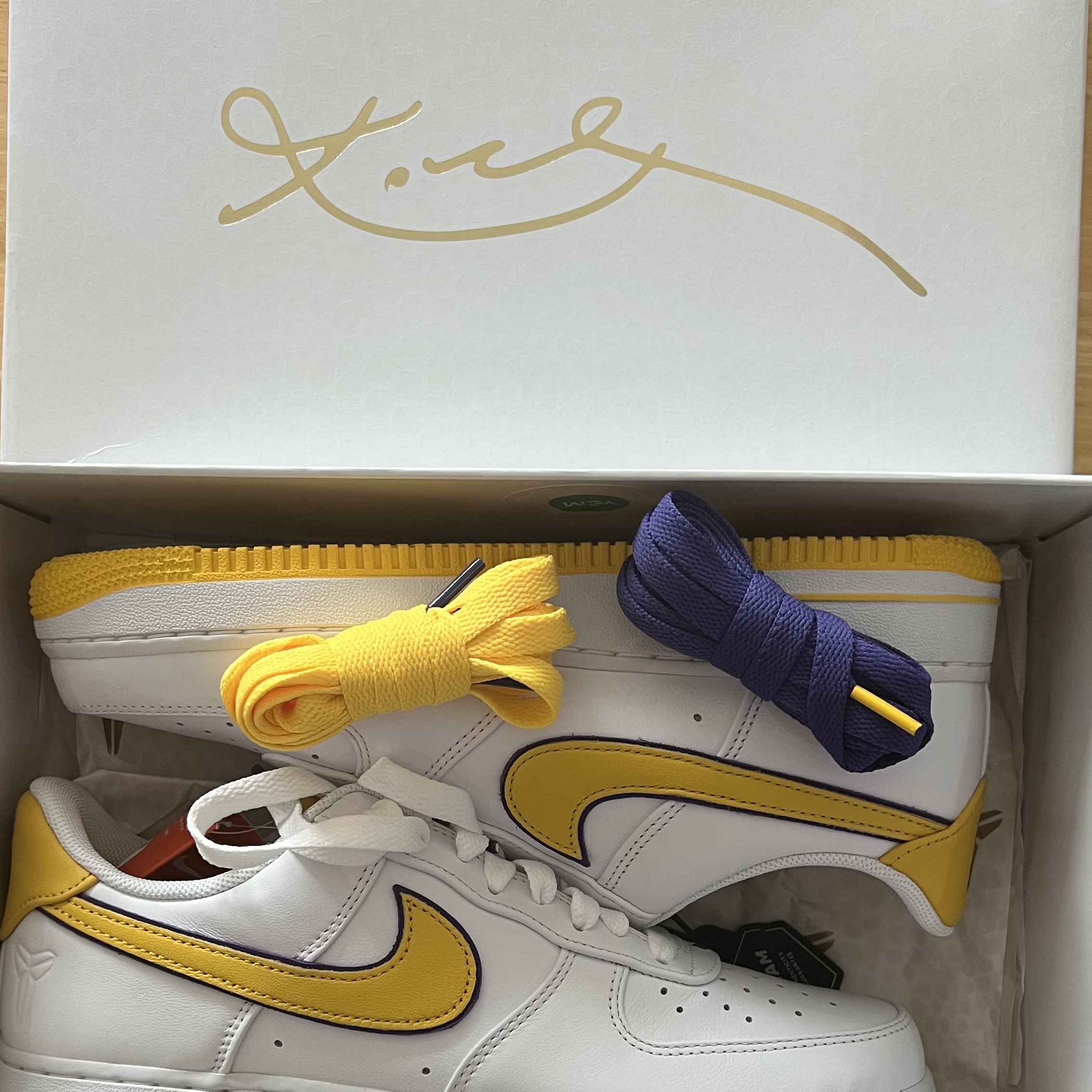 Nike x Kobe Bryant Air Force 1 Low Retro QS Varsity Maize and Varsity Purple 착용 스타일