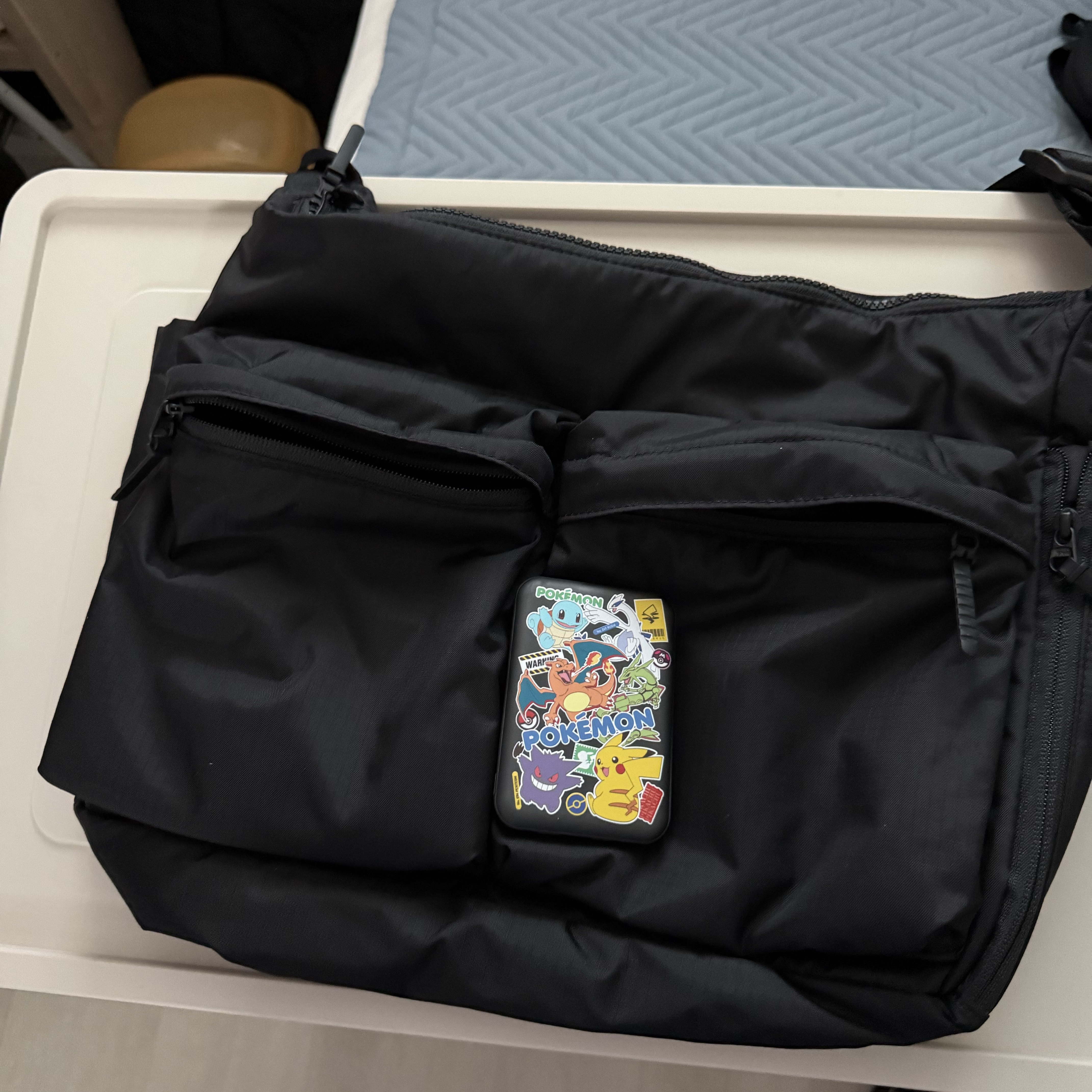 Woojin Store Pokemon Magsafe Battery 5000mAh Black, Uniqlo Multi Pocket Shoulder Bag Black 착용 스타일