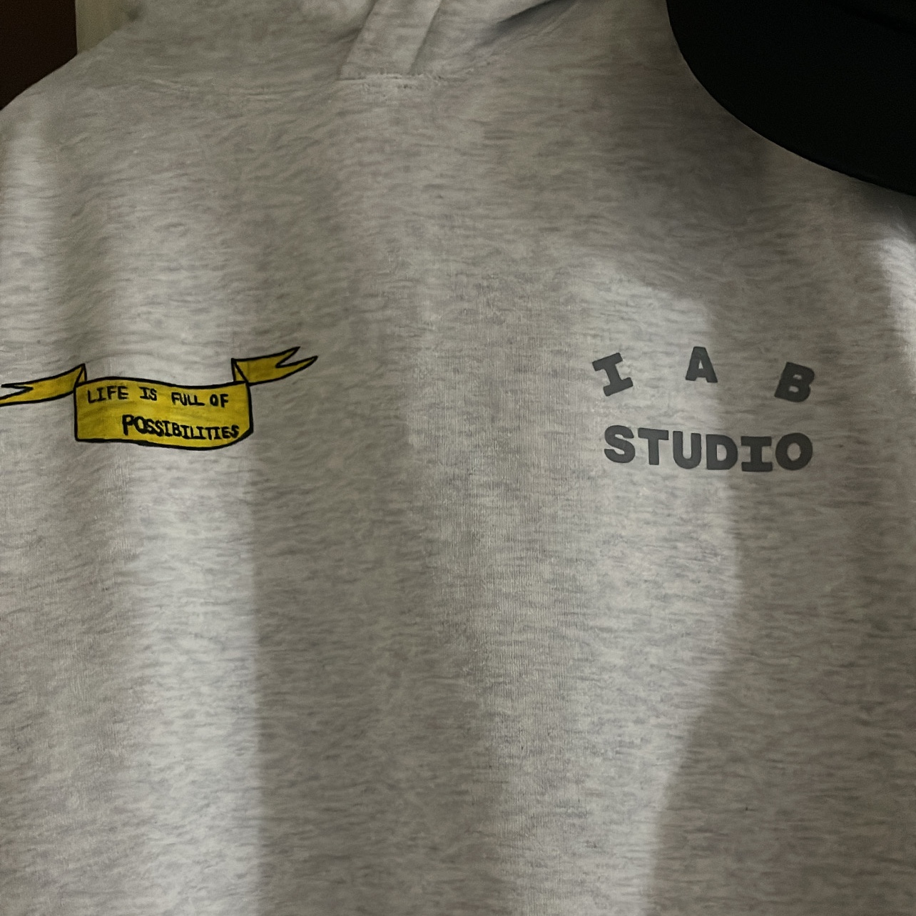 IAB Studio Hoodie Light Gray 착용 스타일 - 2