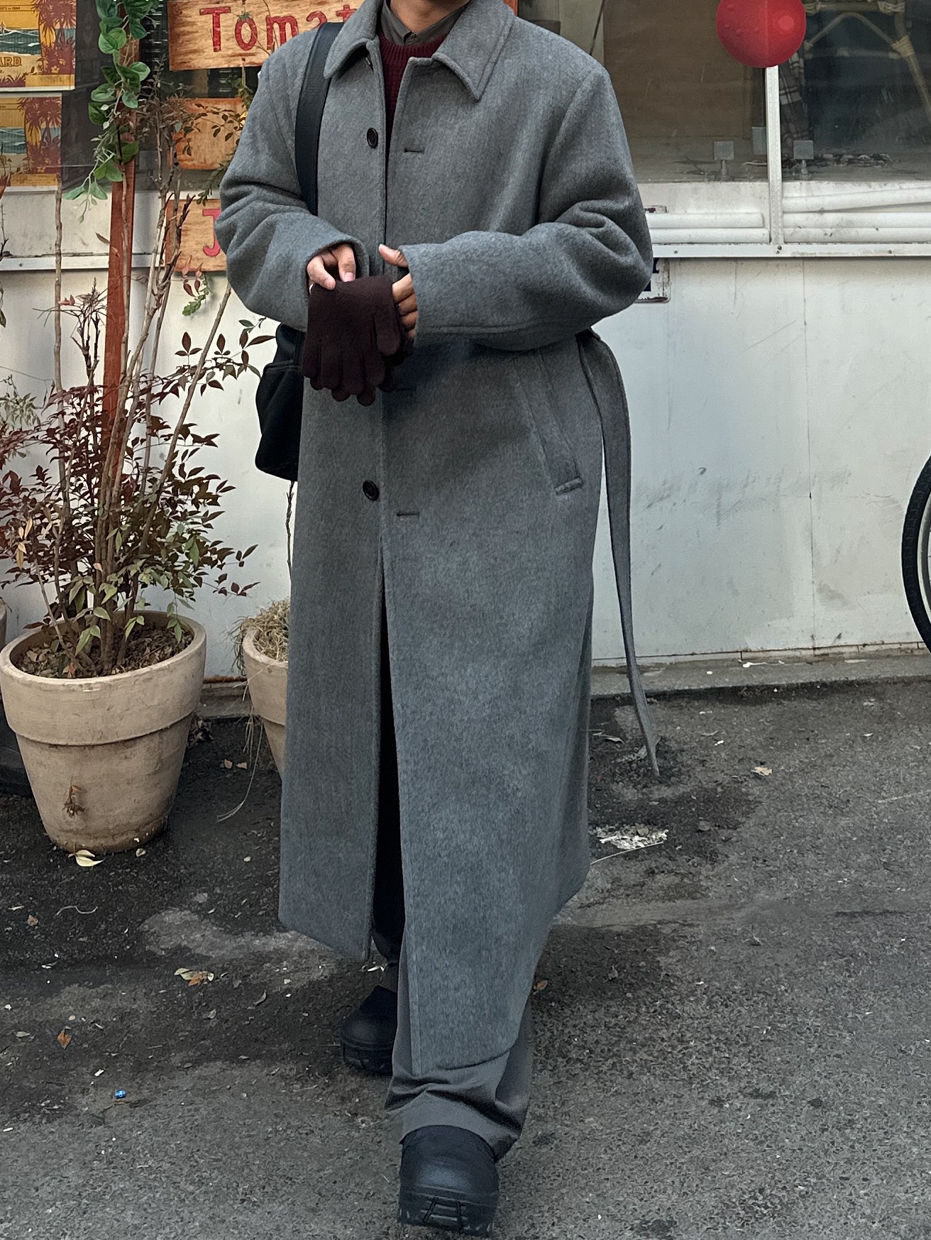 Amomento Mens Single Breasted Long Coat Charcoal - 24FW, Amomento Stripe Square Pocket Oversized Shirts Khaki - 24FW 착용 스타일 - 6