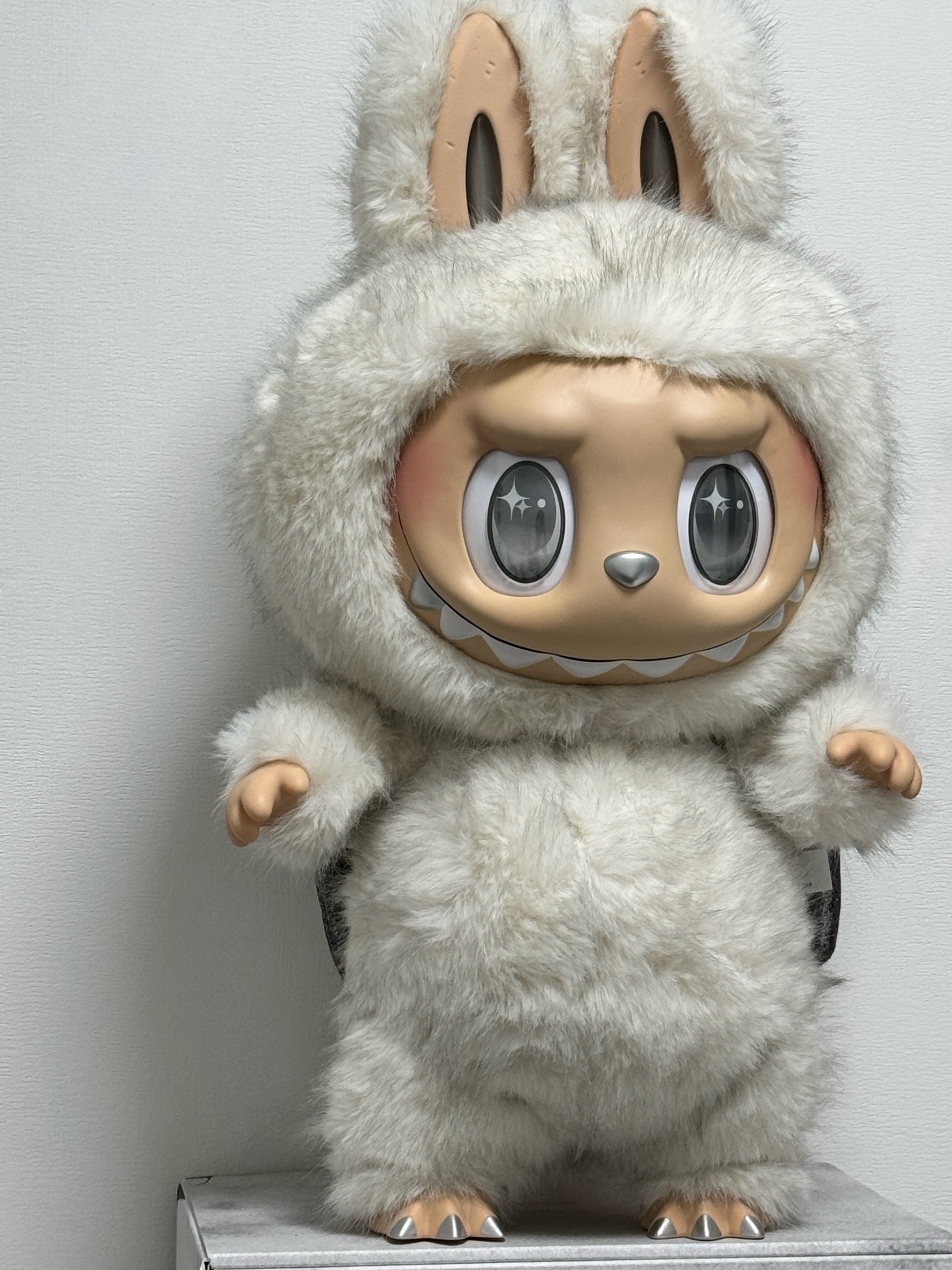 Pop Mart The Monsters Zimomo Angel In Clouds Vinyl Face Doll 착용 스타일