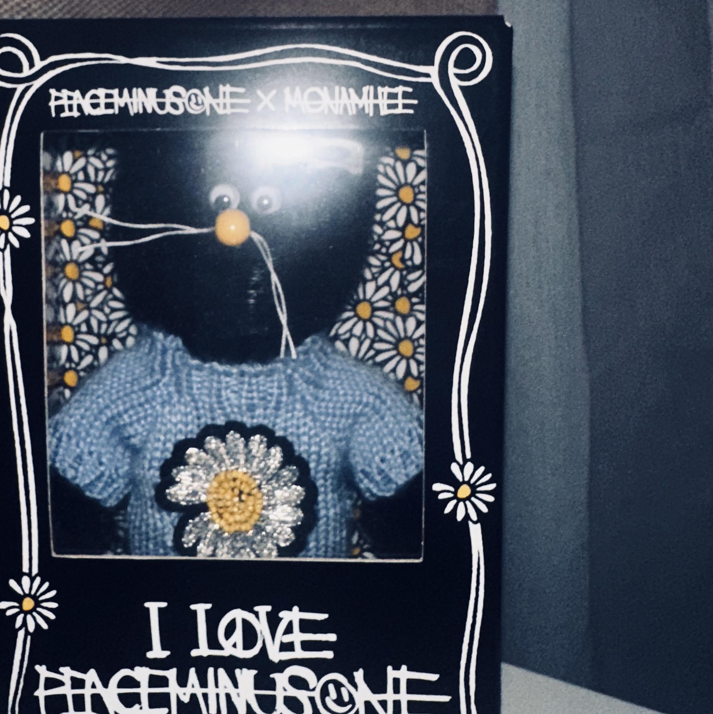 Monamhee x Peaceminusone Daihee Plush Keyring 착용 스타일