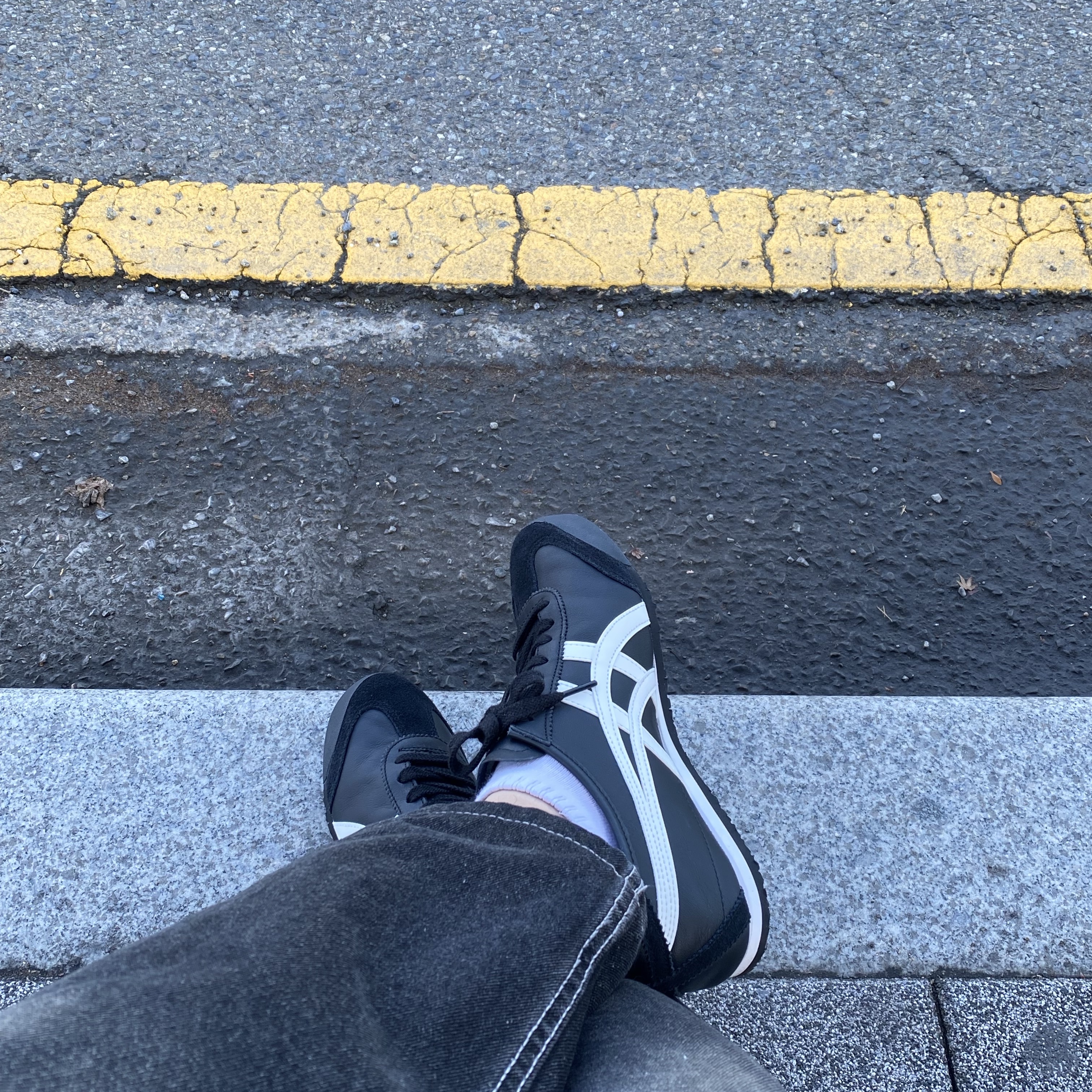 Onitsuka Tiger Mexico 66 Black White 착용 스타일
