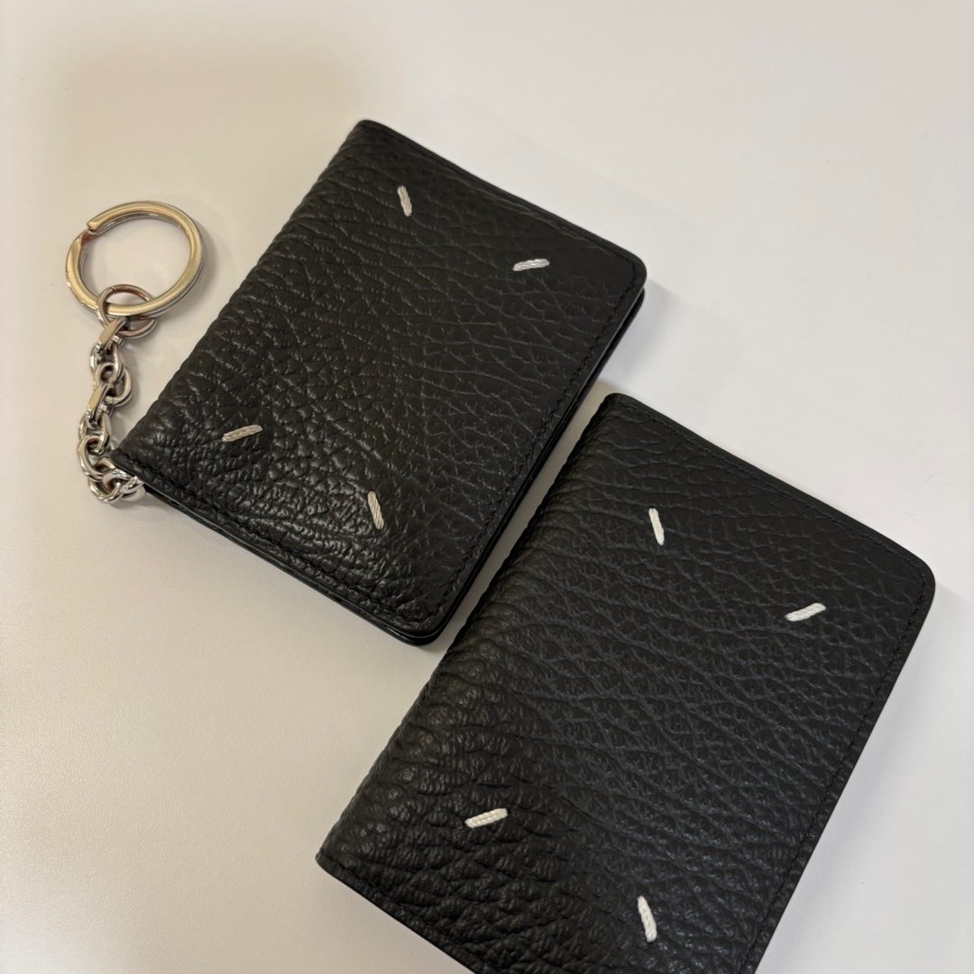 Maison Margiela Bovine Leather Card Holder Black 착용 스타일