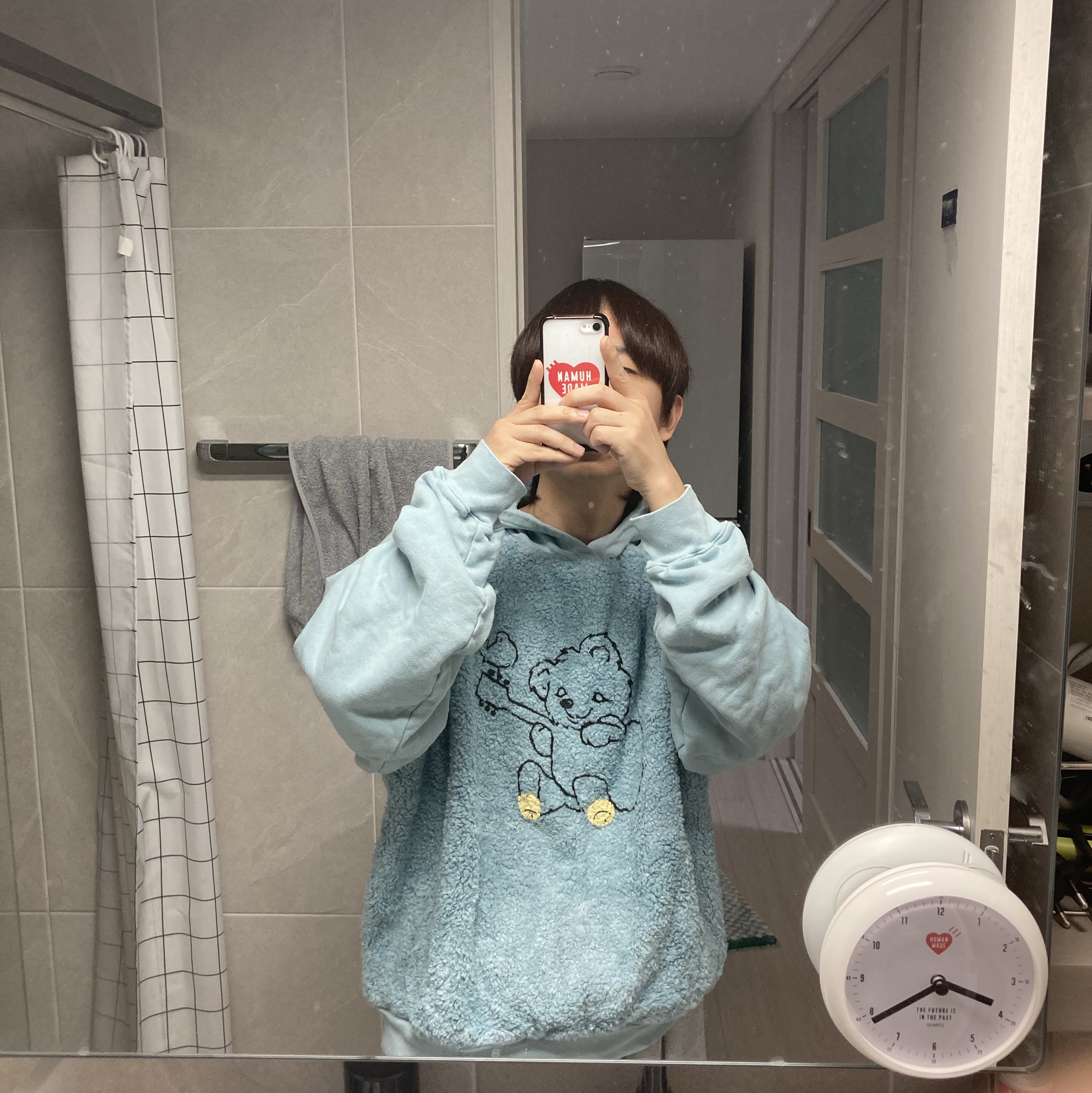Human Made Bath Clock White, Kapital 30 Fleece x Fur Grizzly Hood Sweatshirt Light Blue 착용 스타일