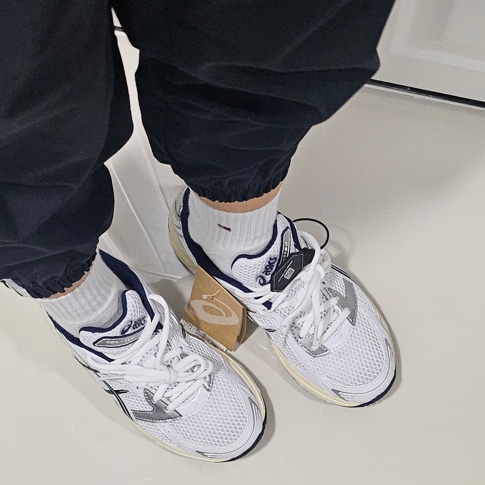 (W) Asics Gel-1130 White Midnight 착용 스타일 - 1