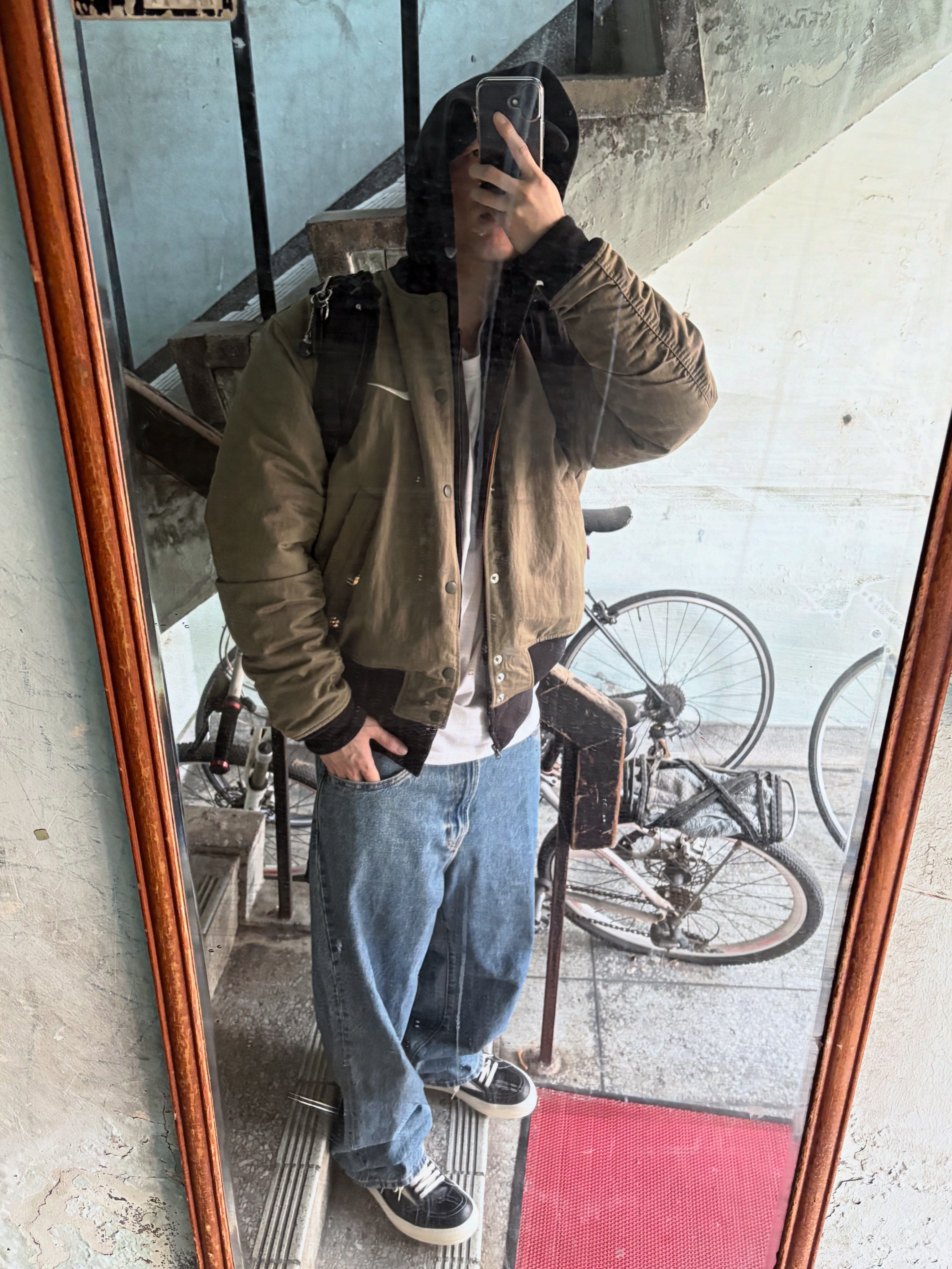 Yeezy YZY Zip-Up Hoodie Black, Nike x Stussy Reversible Jacket Medium Olive (FJ9153-222) 착용 스타일
