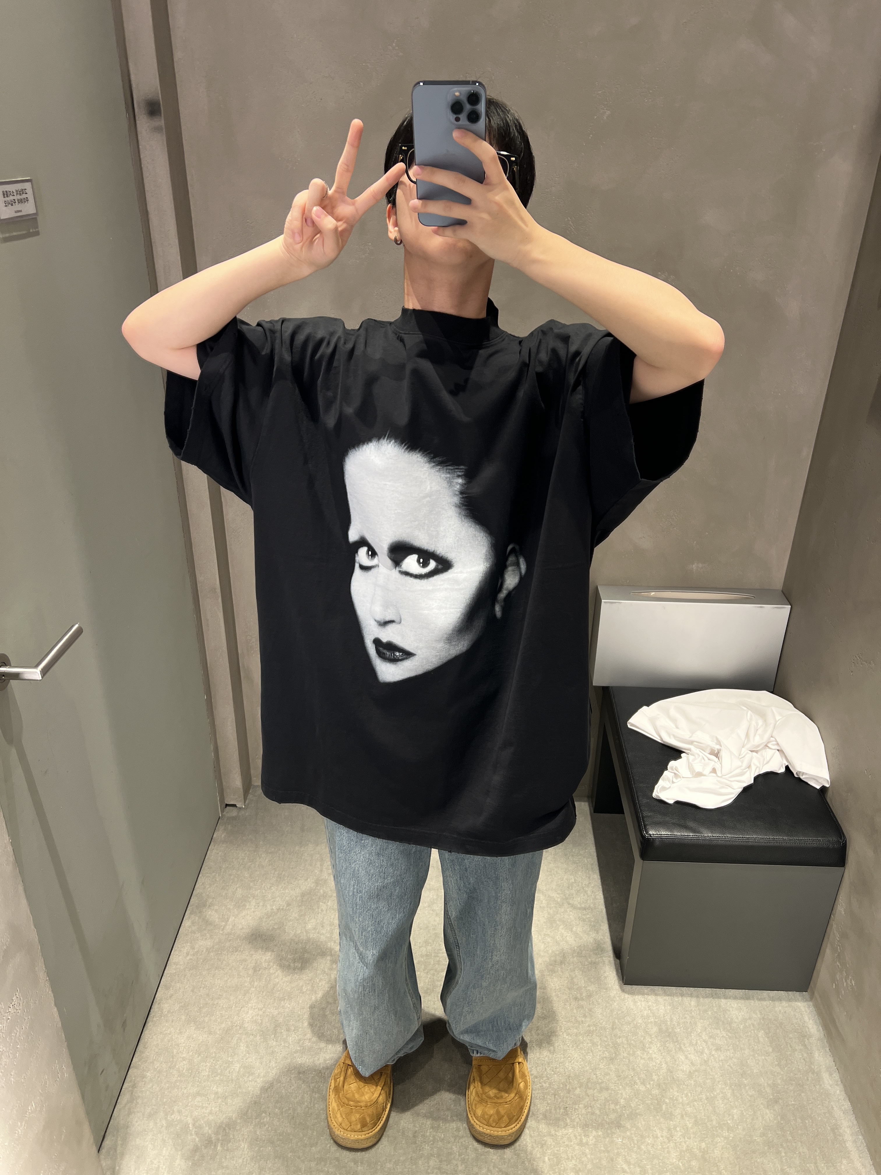 (W) Balenciaga Music Mina Series T-Shirt Oversized Black White 착용 스타일