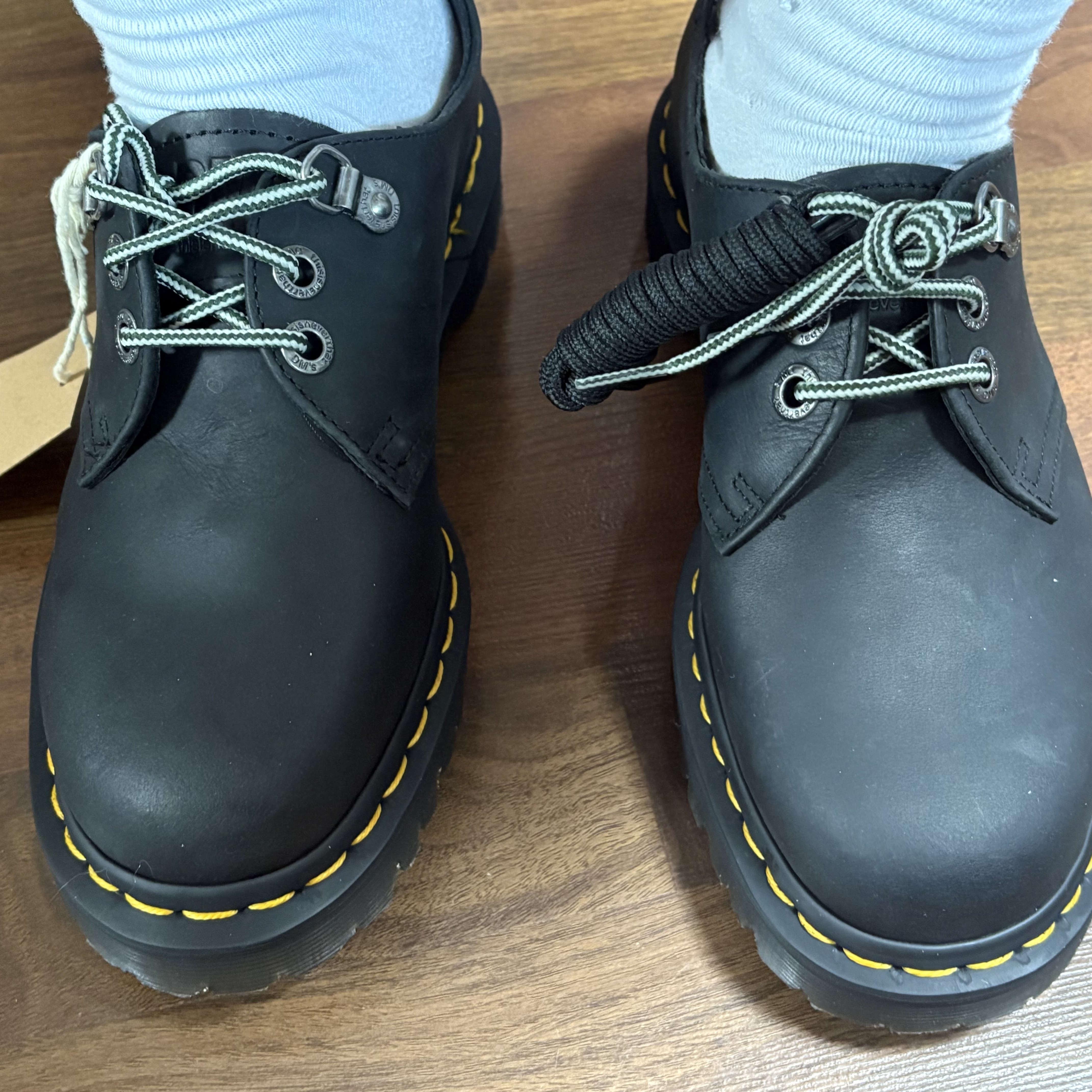 Dr. Martens x Thisisneverthat 1461 Waxed Full Grain Black 착용 스타일 - 2