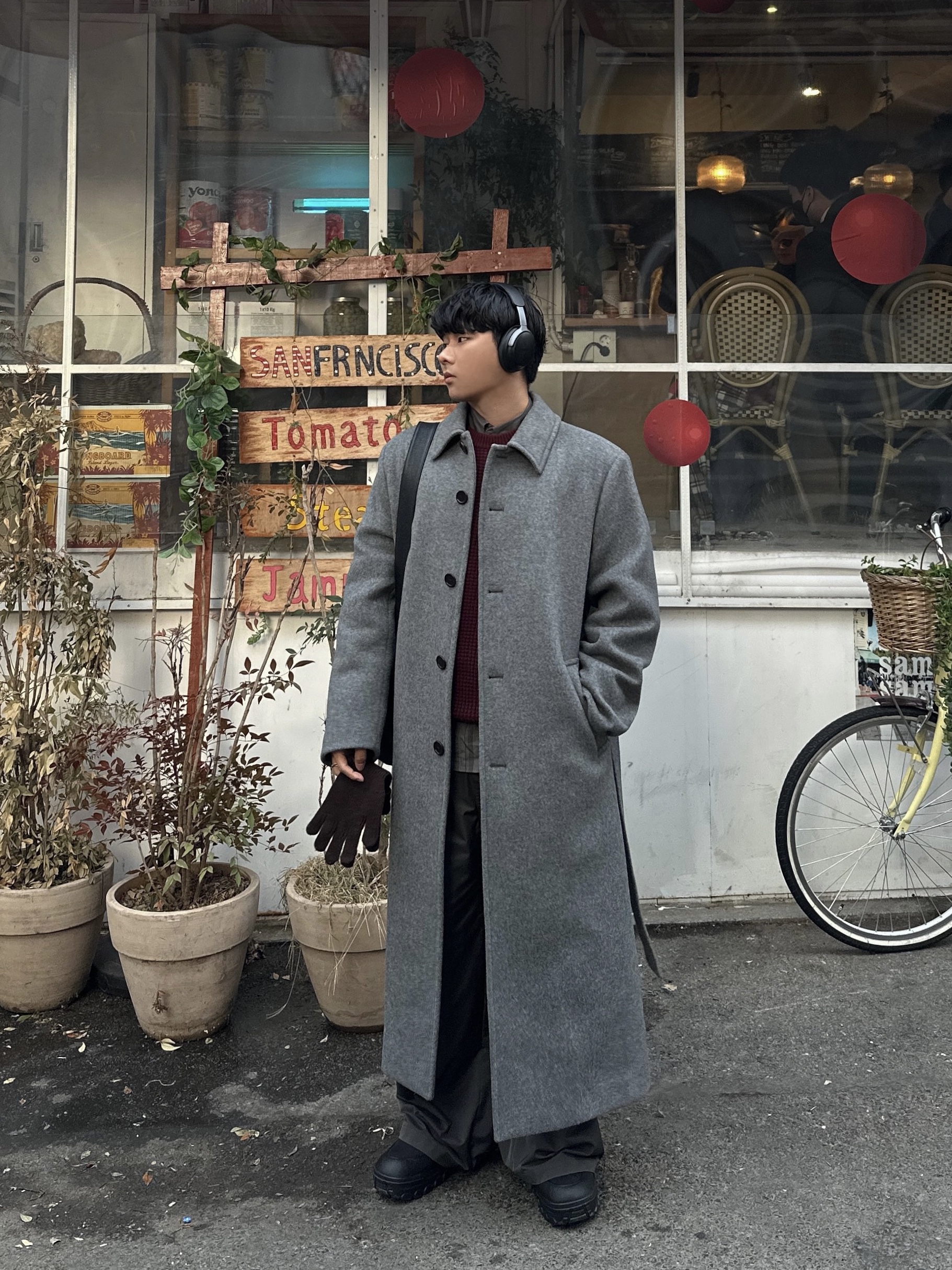 Amomento Mens Single Breasted Long Coat Charcoal - 24FW, Amomento Stripe Square Pocket Oversized Shirts Khaki - 24FW 착용 스타일 - 7