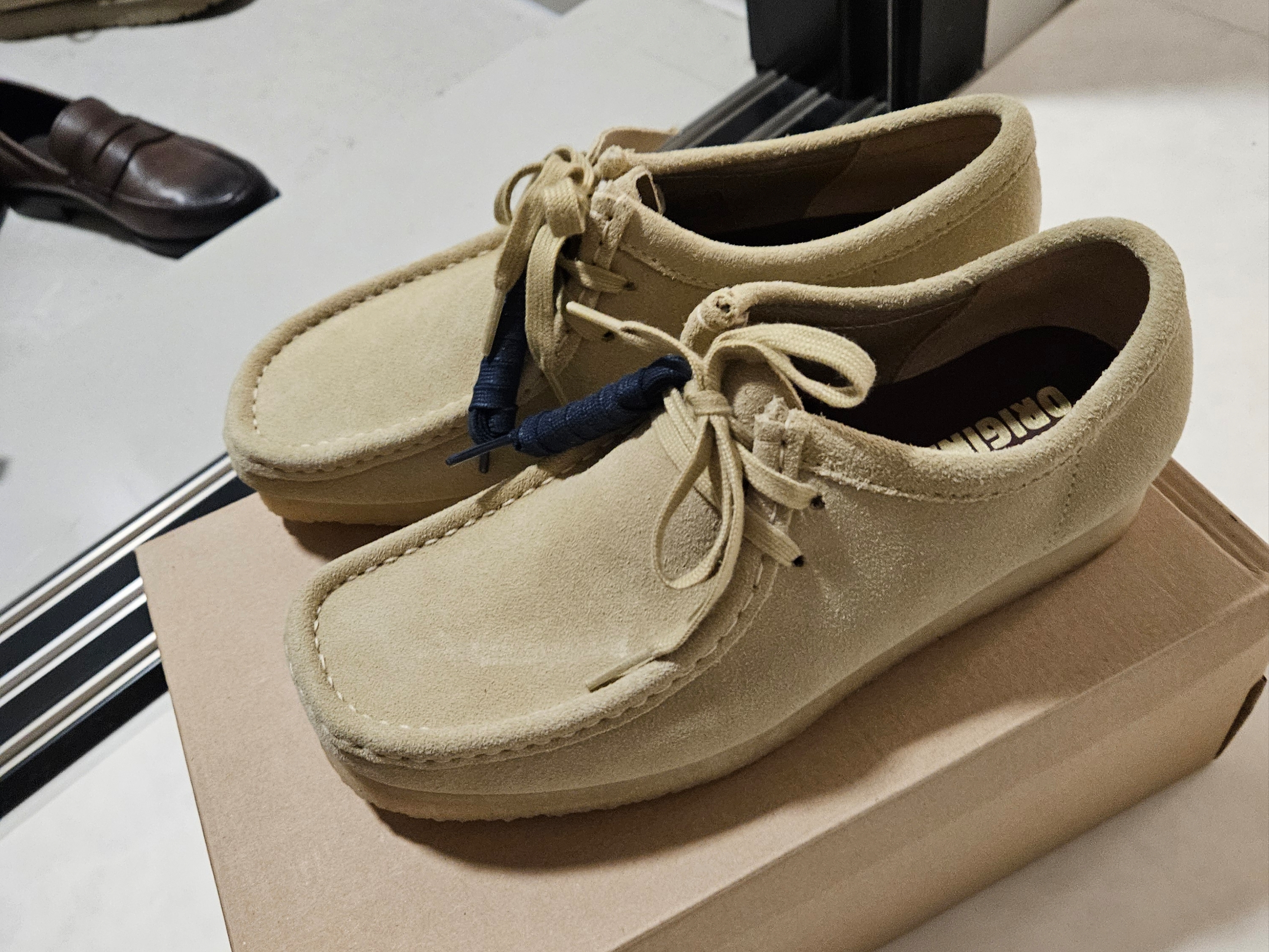 Clarks Wallabee Maple Suede 착용 스타일