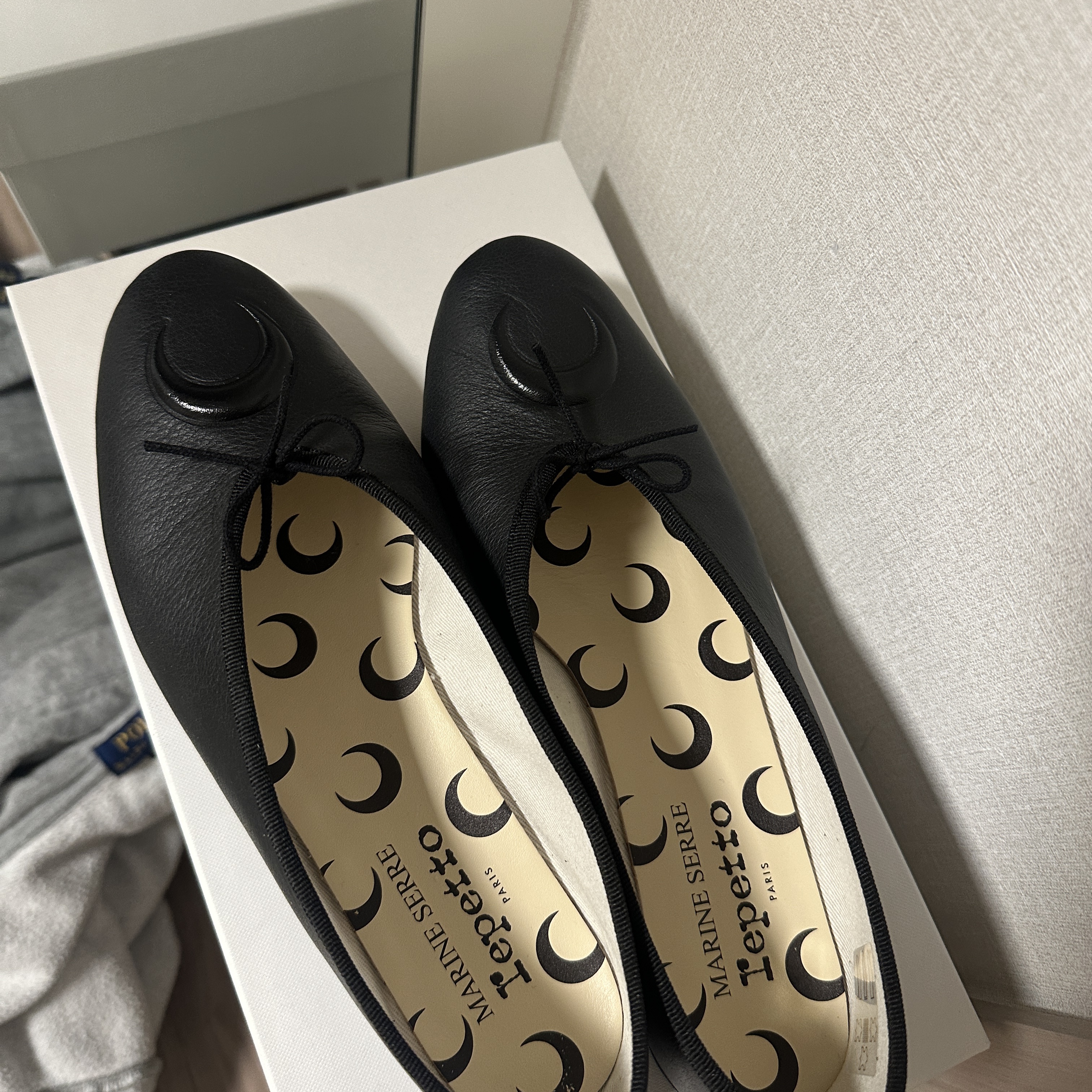 (W) Repetto Lily Nappa Calfskin Ballerinas Black 착용 스타일 - 1