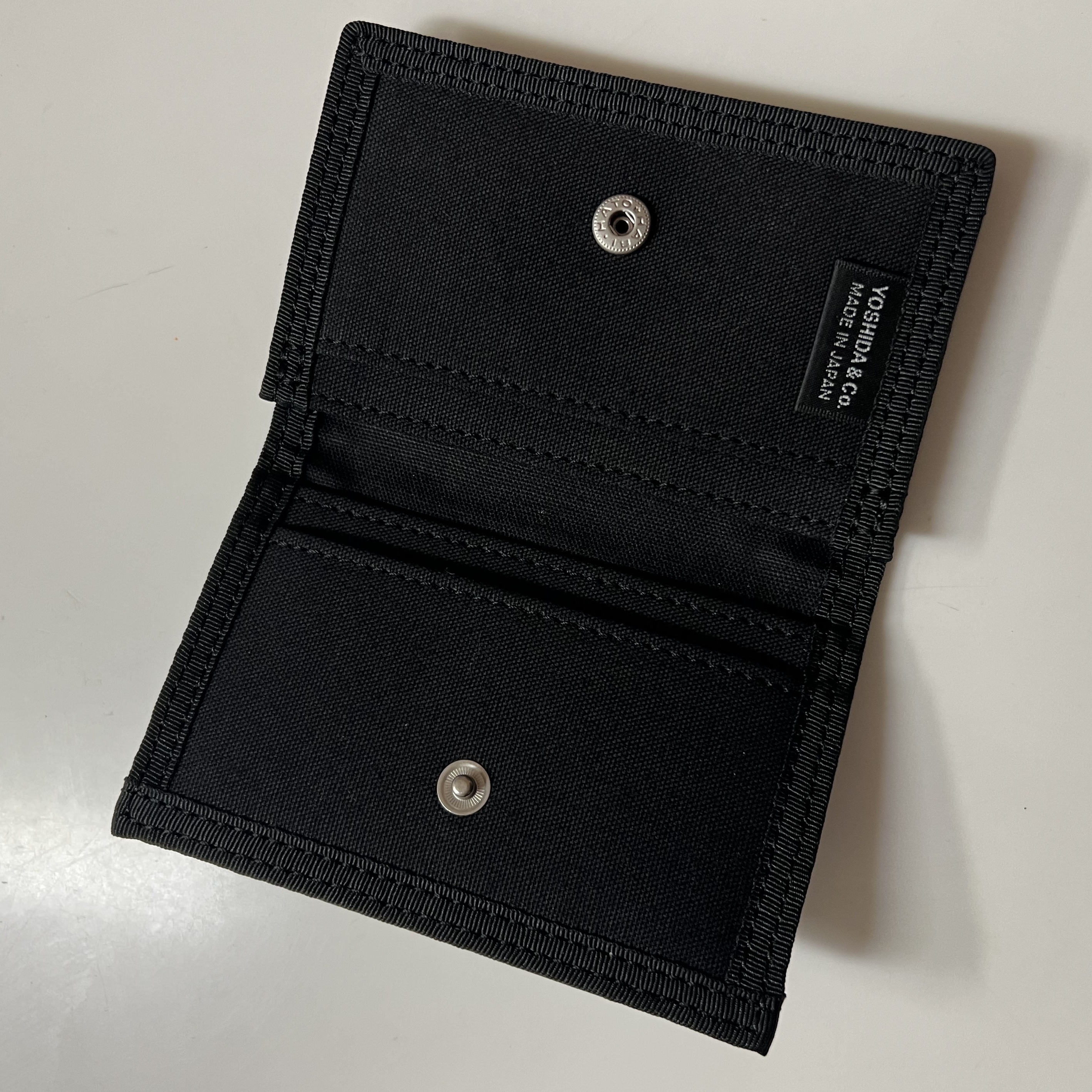 Porter Free Style Card Case Black 착용 스타일 - 2