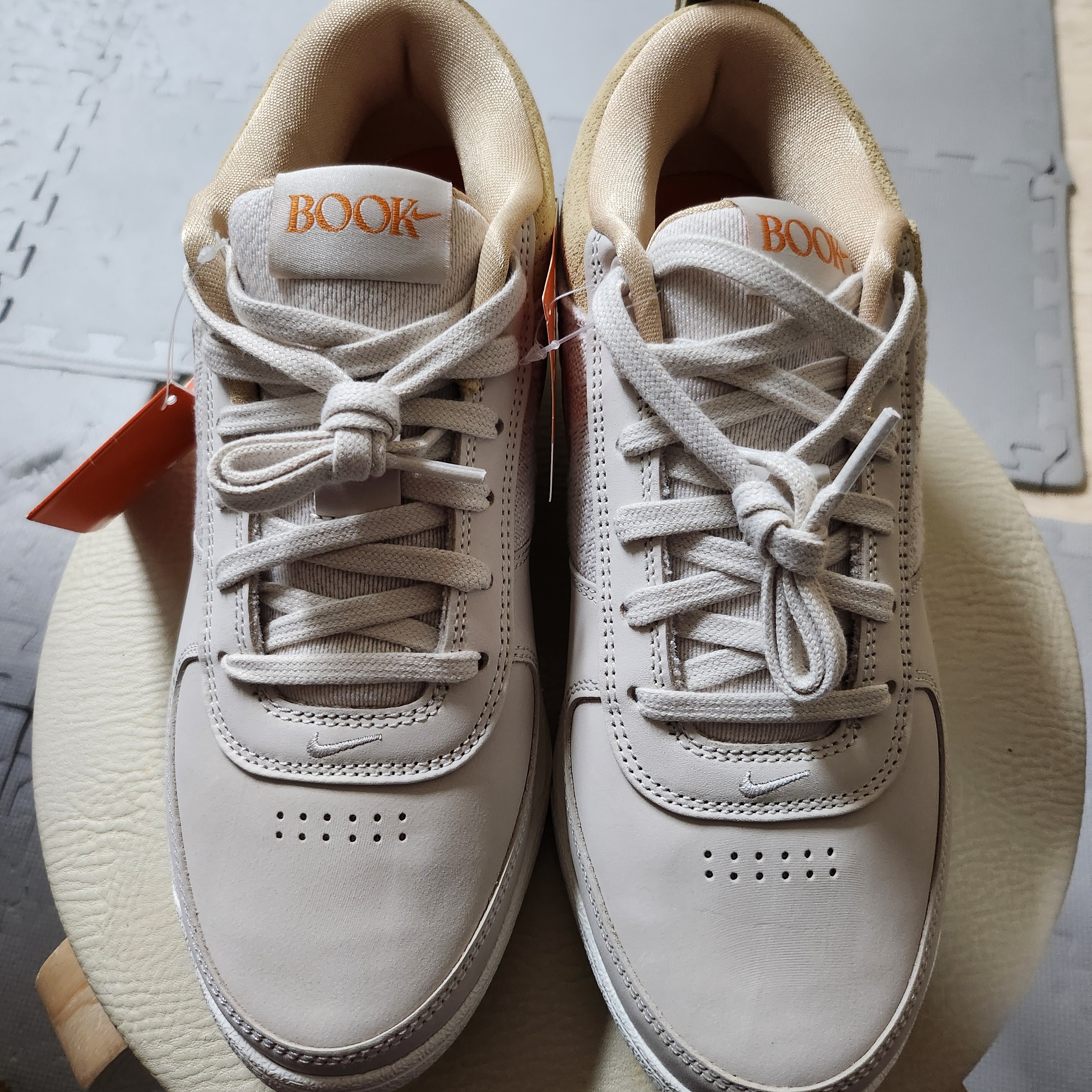 Nike Book 1 EP Light Orewood Brown 착용 스타일 - 1