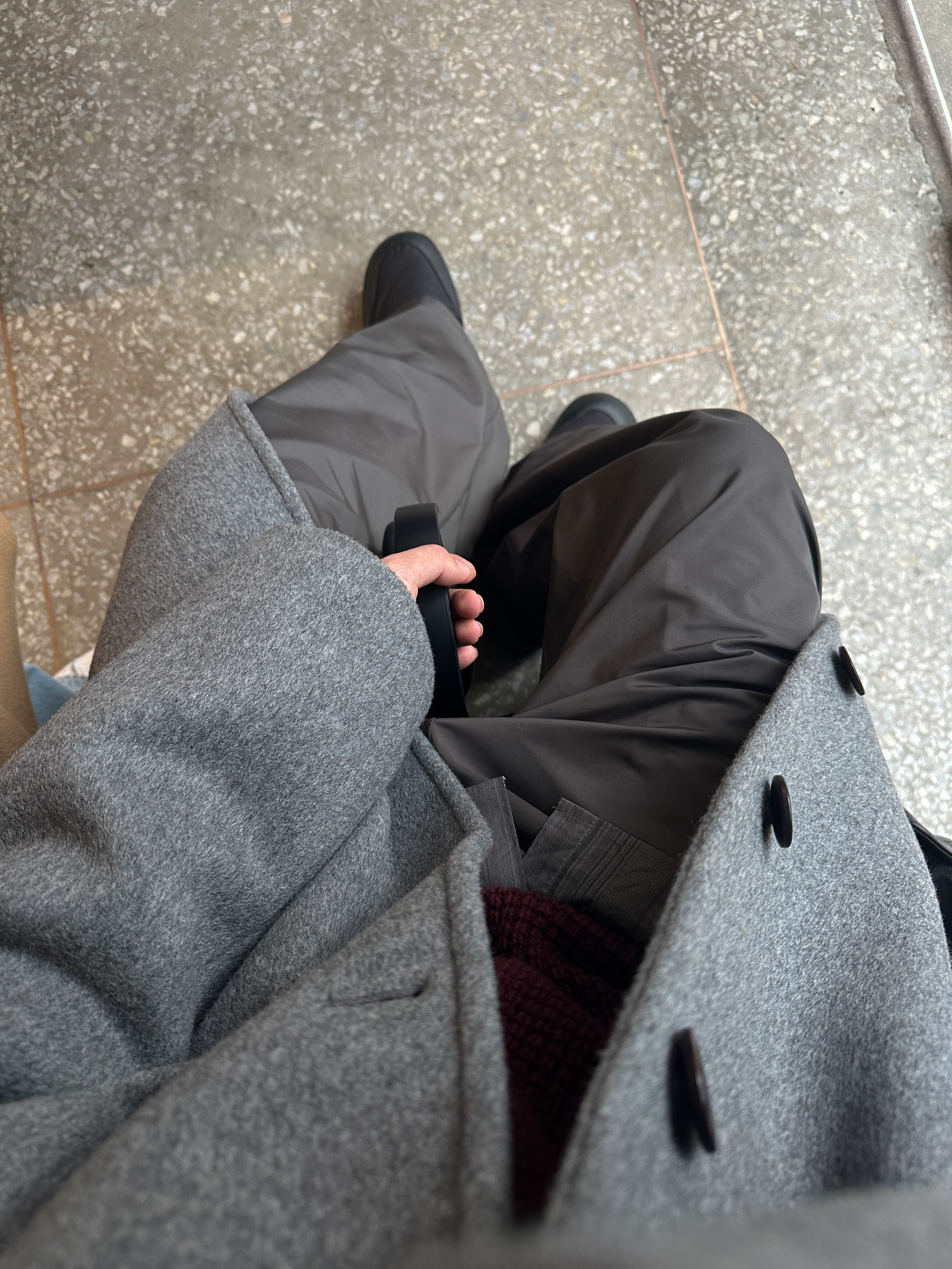 Amomento Mens Single Breasted Long Coat Charcoal - 24FW, Amomento Stripe Square Pocket Oversized Shirts Khaki - 24FW 착용 스타일 - 4