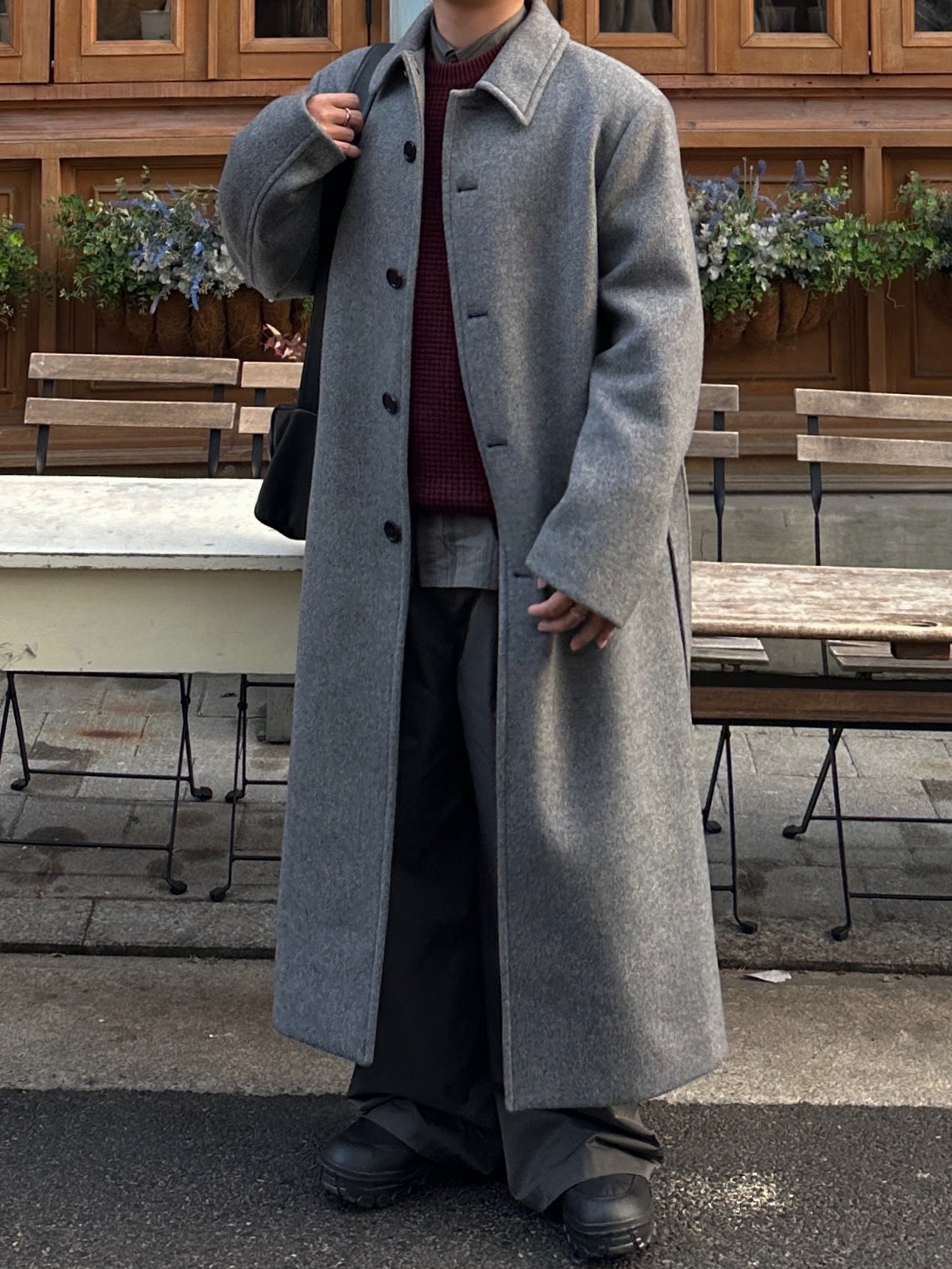 Amomento Mens Single Breasted Long Coat Charcoal - 24FW, Amomento Stripe Square Pocket Oversized Shirts Khaki - 24FW 착용 스타일 - 2