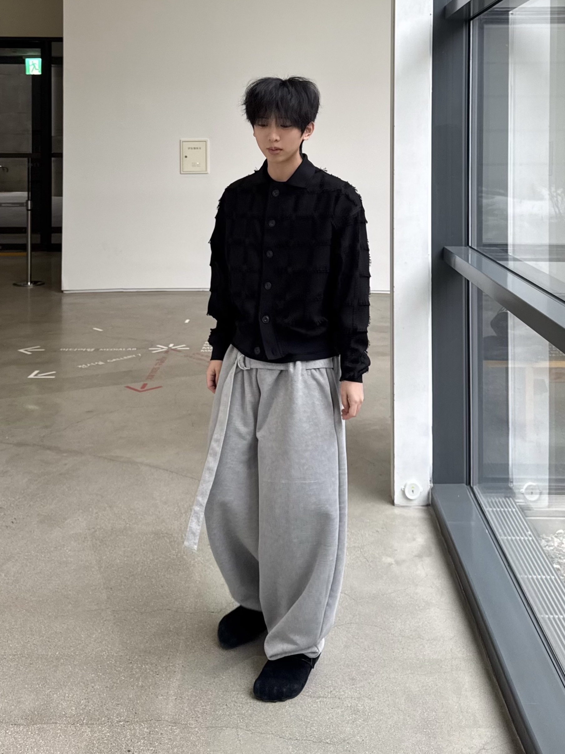 MJD x Koin Seoul Belted Heavy Sweat Baggy Pants Black, Balenciaga Sunday Mule Black 착용 스타일 - 1