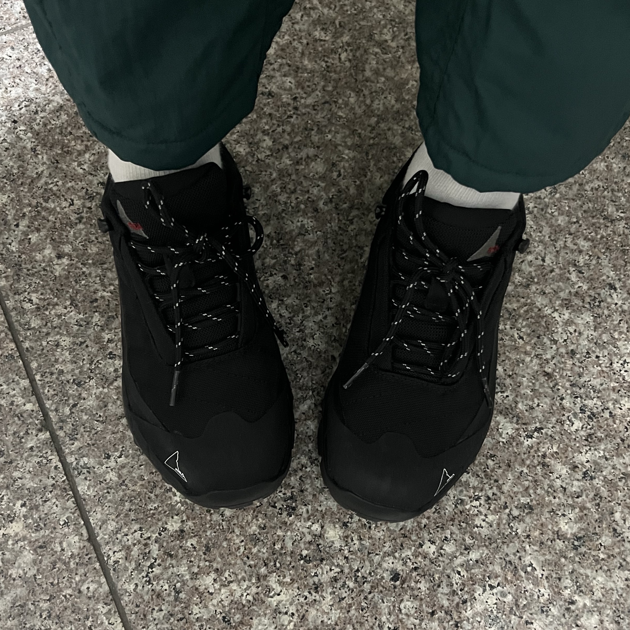 Roa Hiking Katharina Black 착용 스타일