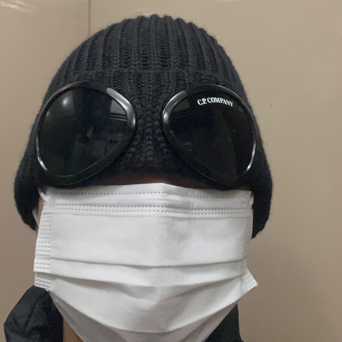 C.P. Company Extra Fine Merino Wool Goggle Beanie Black - 24FW 착용 스타일