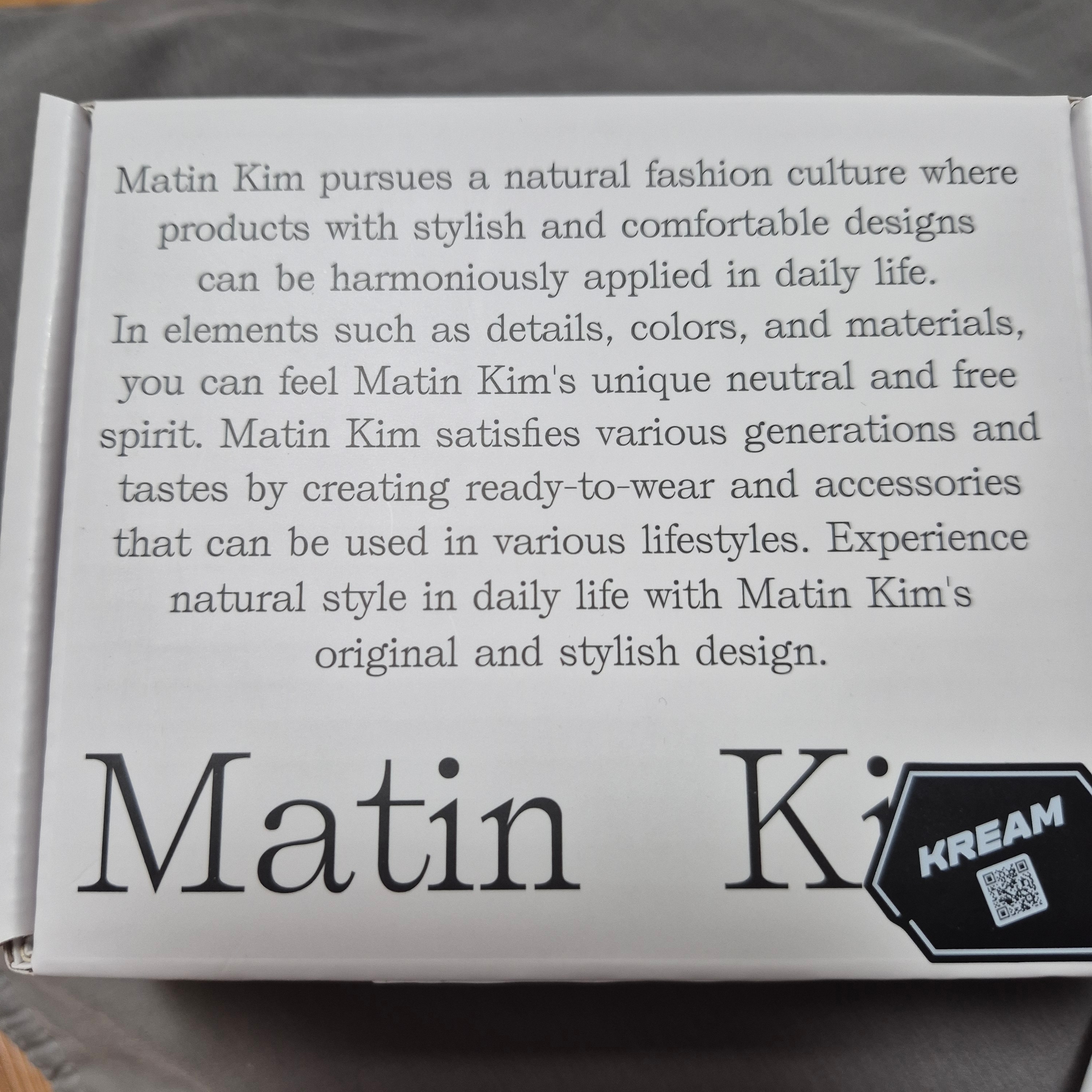 Matin Kim Vintage Card Wallet Black 착용 스타일