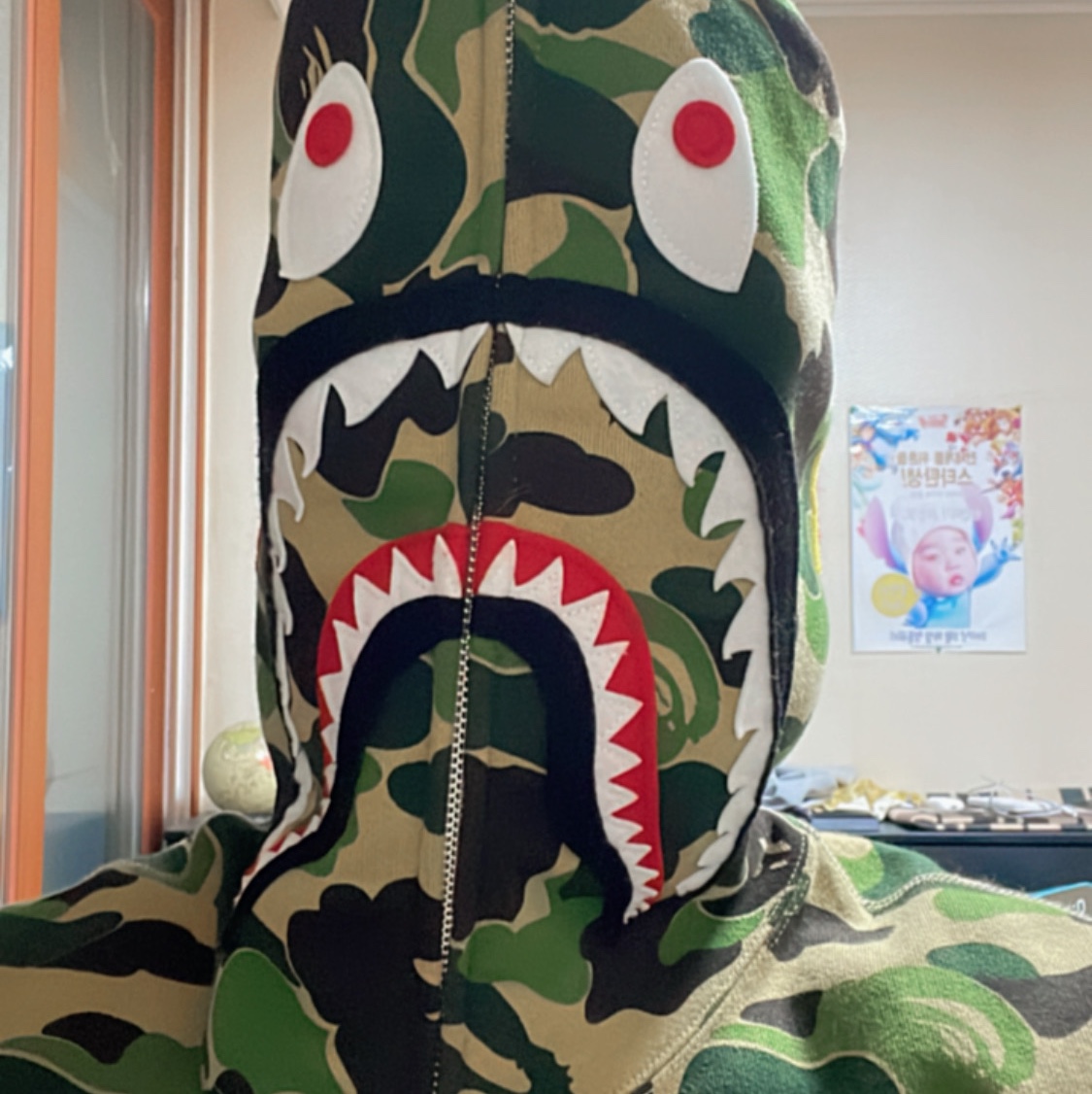 BAPE PONR ABC Camo Shark Full Zip Hoodie Army Green 착용 스타일