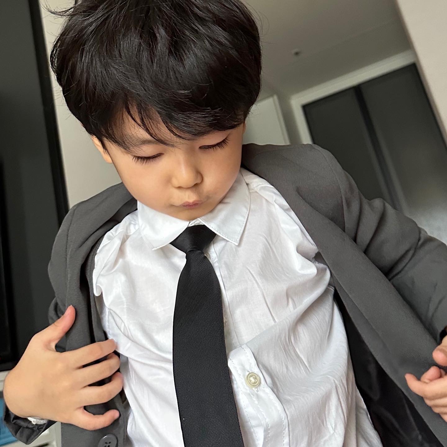 Zara Textured Button Up Suit Blazer Anthracite Grey 착용 스타일 - 2