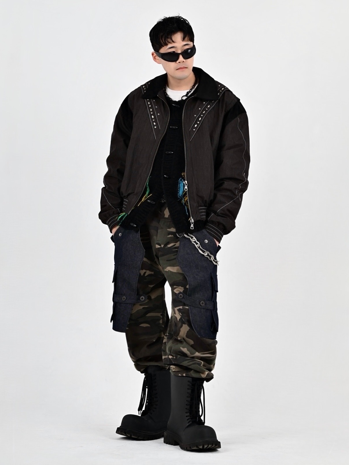 Our Legacy Ladon Keychain Varnished Black Metal, [KREAM 단독] ADSB Andersson Bell Macaron Intarsia Cardigan Black 착용 스타일 - 1