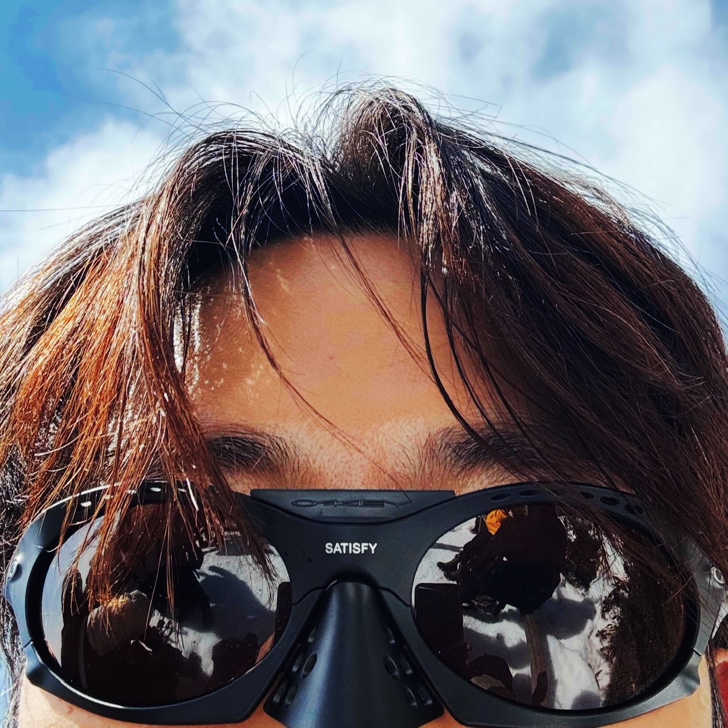 Oakley x Satisfy Plantaris Matte Black 착용 스타일