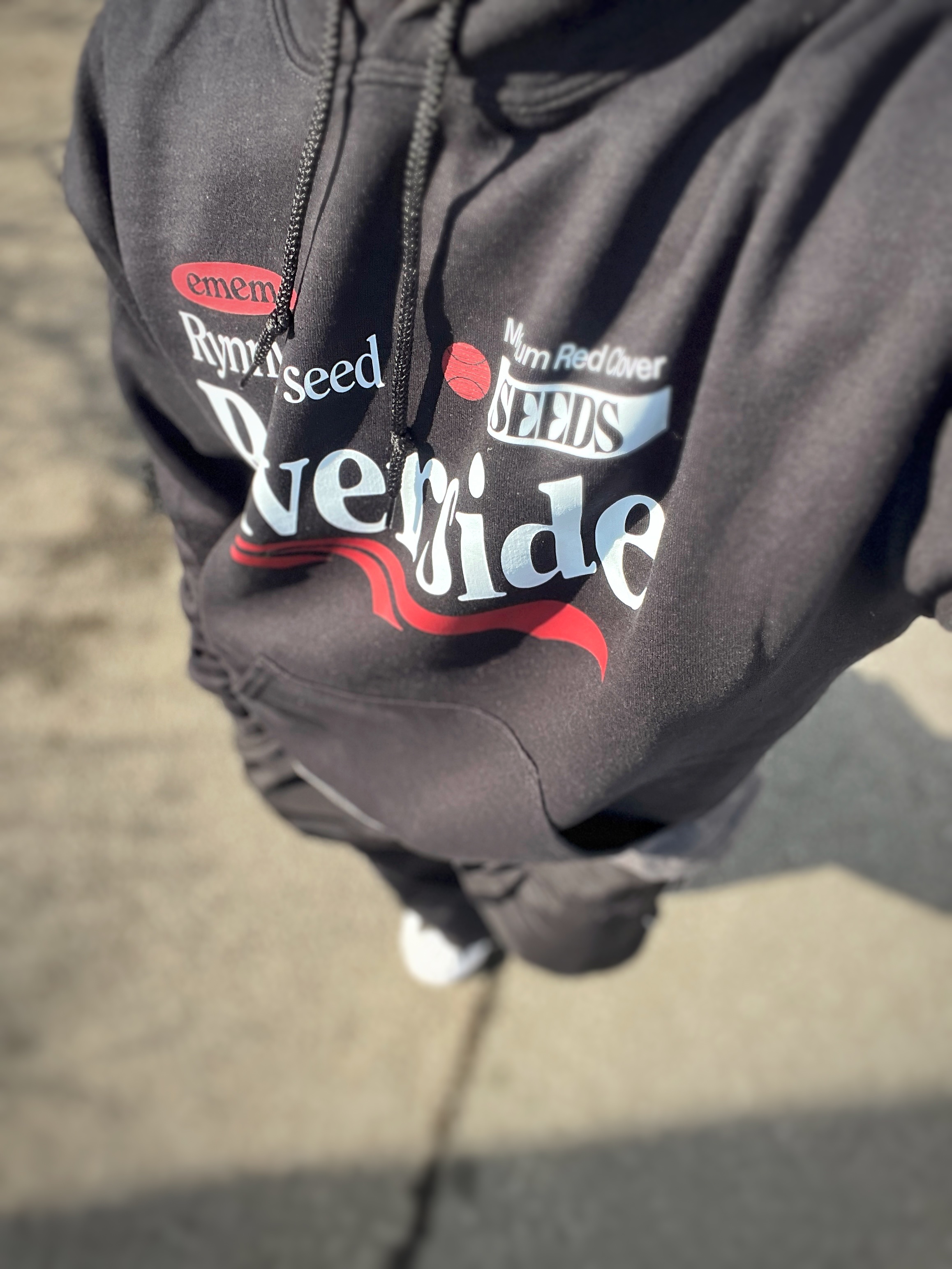 Gildan X EMEM Riverside Hoodie Black 착용 스타일 - 9