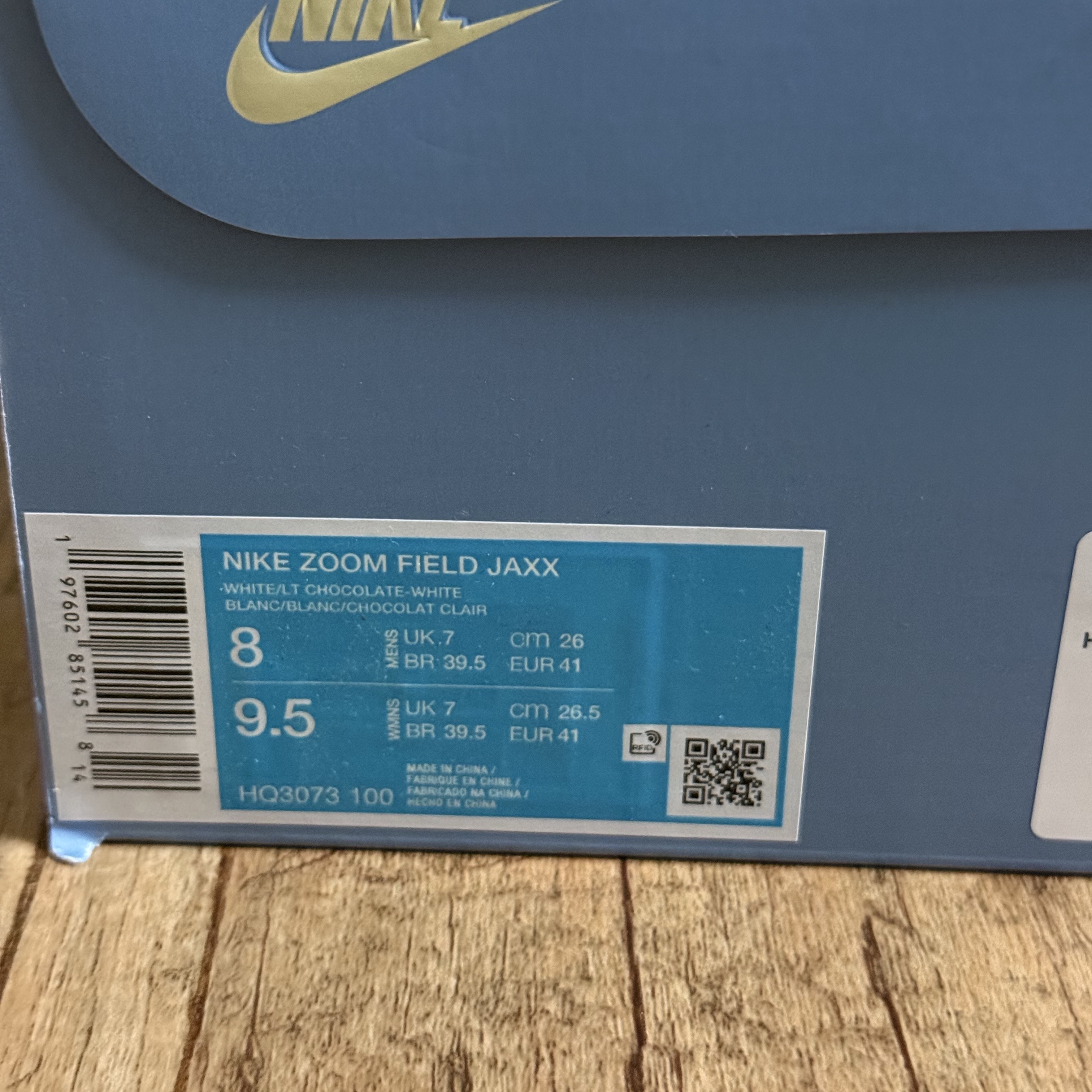 Nike x Travis Scott Zoom Field Jaxx White and Light Chocolate 착용 스타일 - 3
