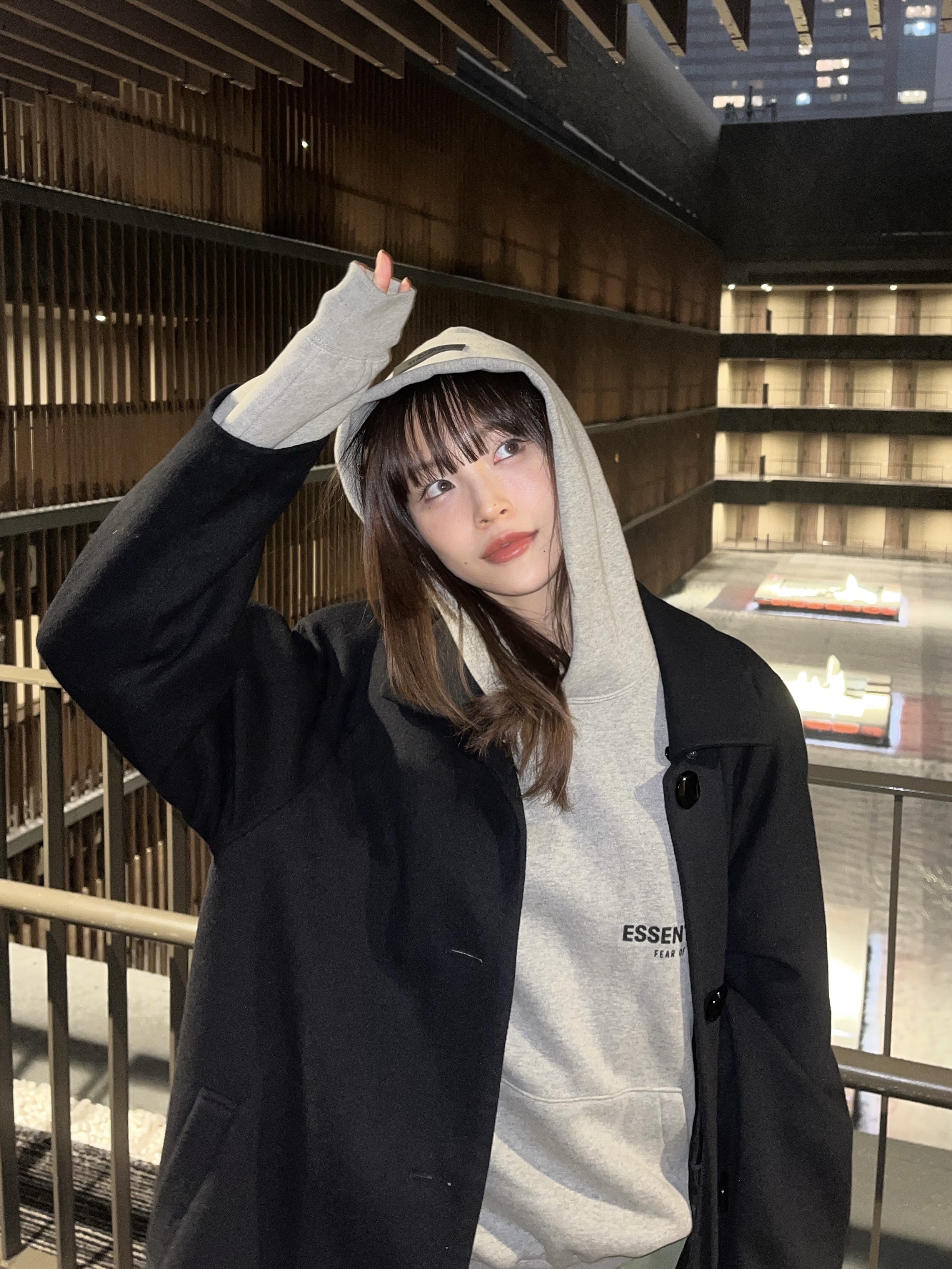 (Kids) Essentials The Core Collection Hoodie Dark Oatmeal 착용 스타일