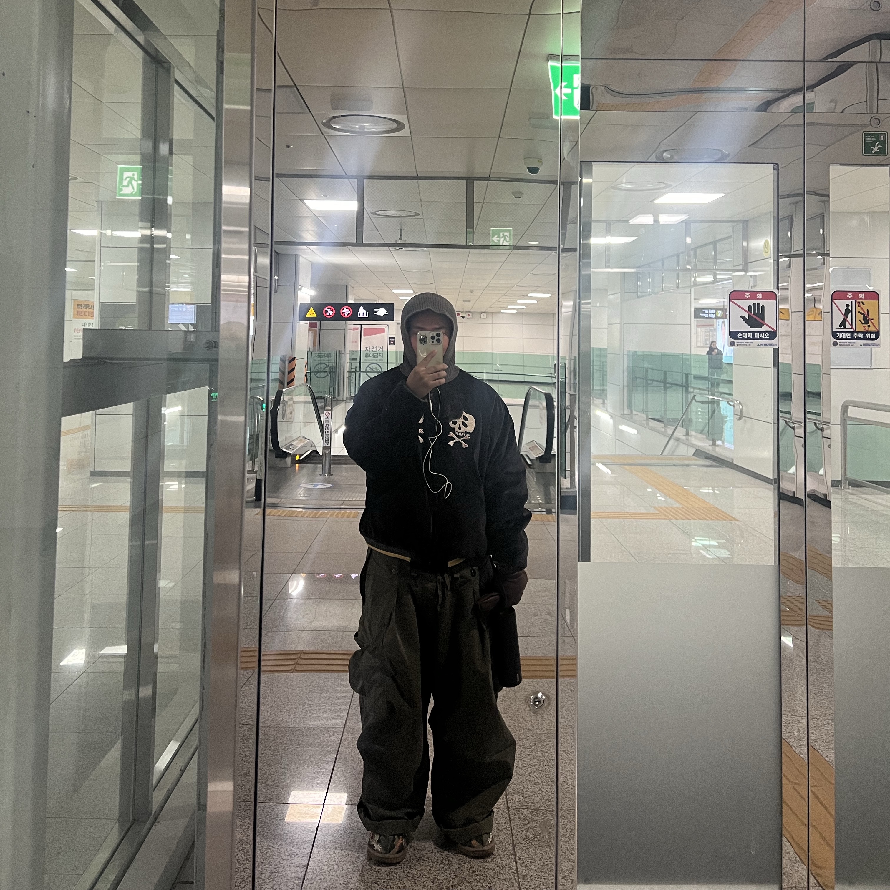 Kapital Velveteen Sulfide Souvenir Rain Skull Jacket Black, Kapital Nylon Quilted Unevenly Dyed Lined Cropped Bolero Light Green 착용 스타일