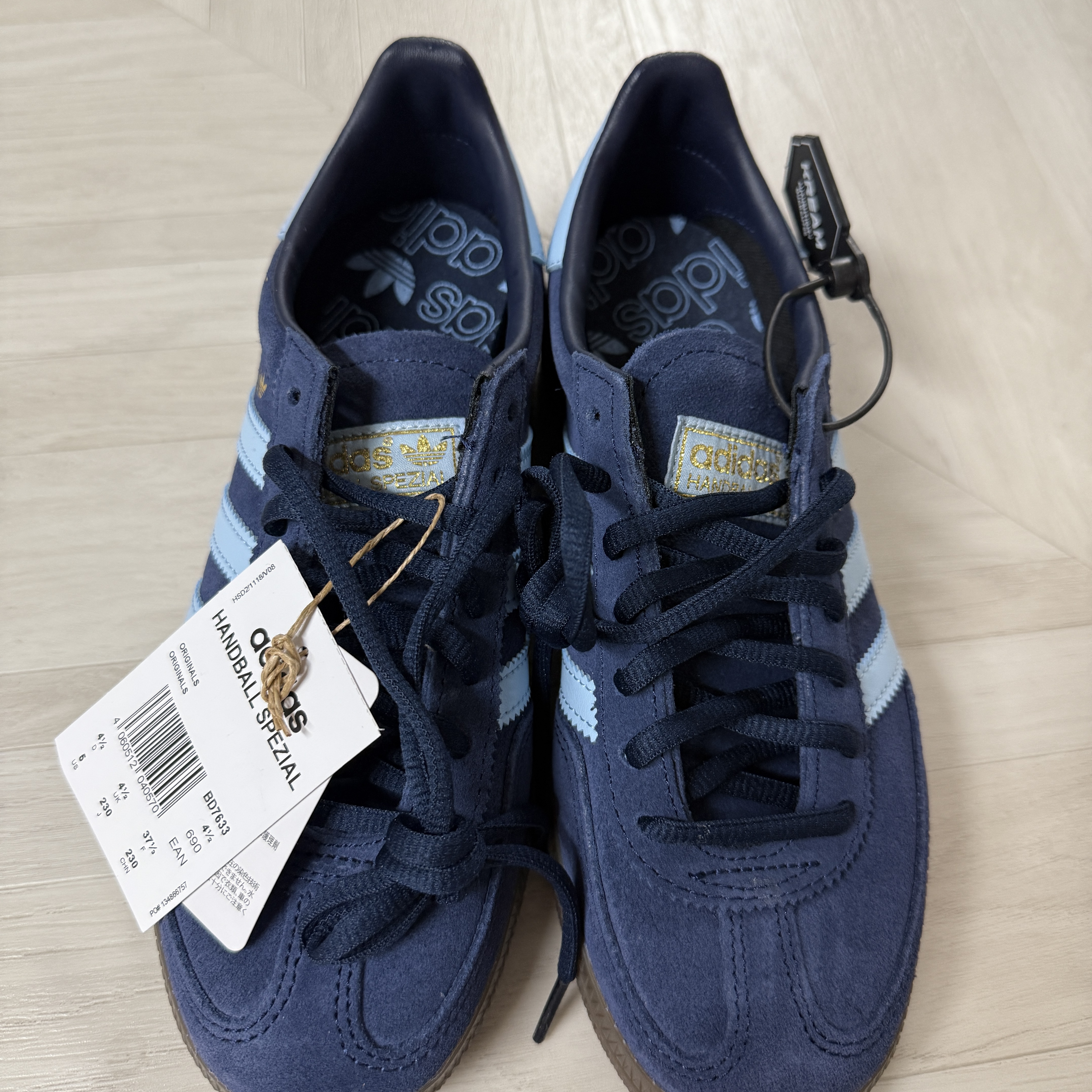 Adidas Spezial Handball Collegiate Navy 착용 스타일 - 1