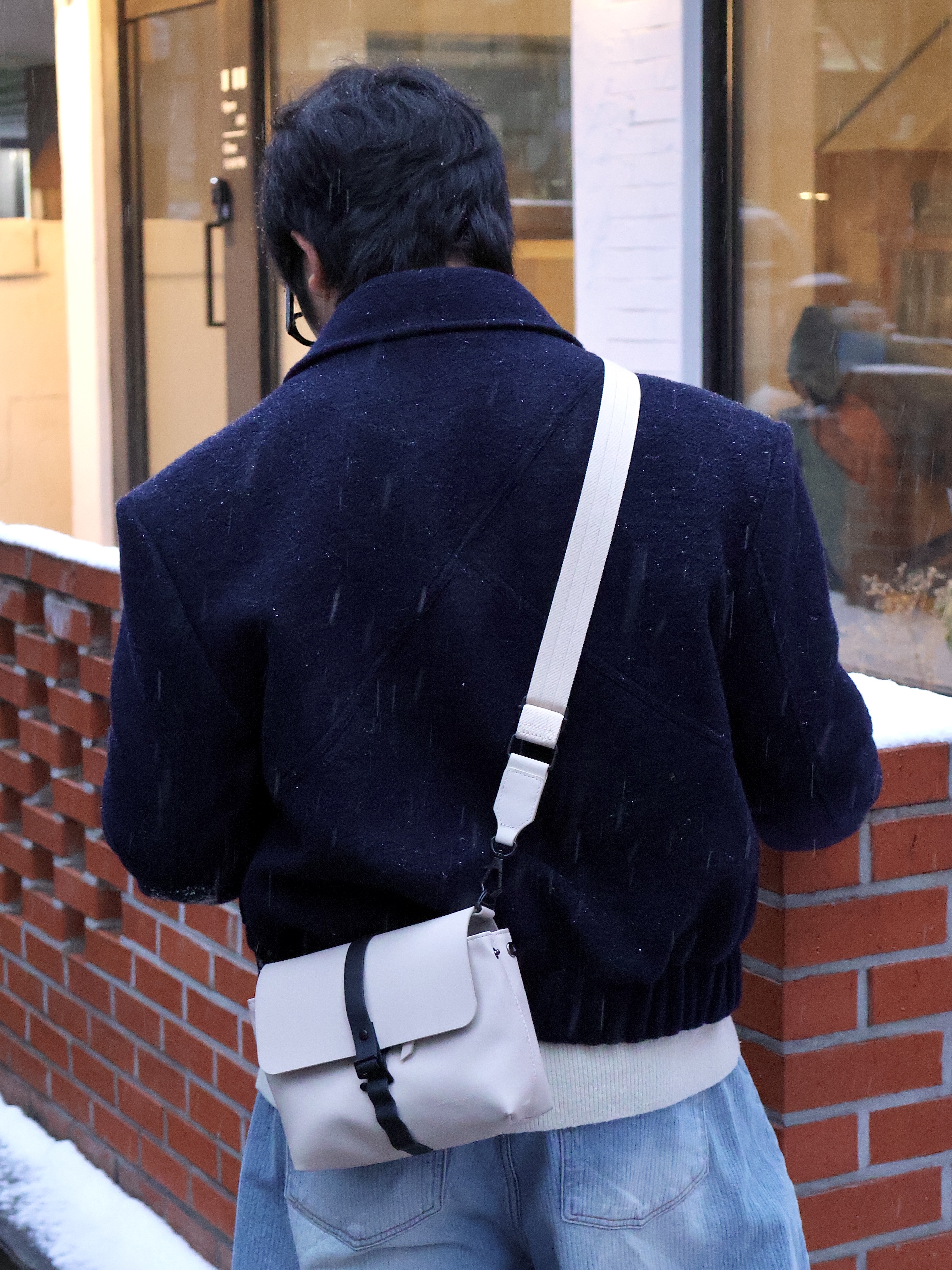 Gentle Monster x Maison Margiela MM114 Black Clear 착용 스타일 - 7