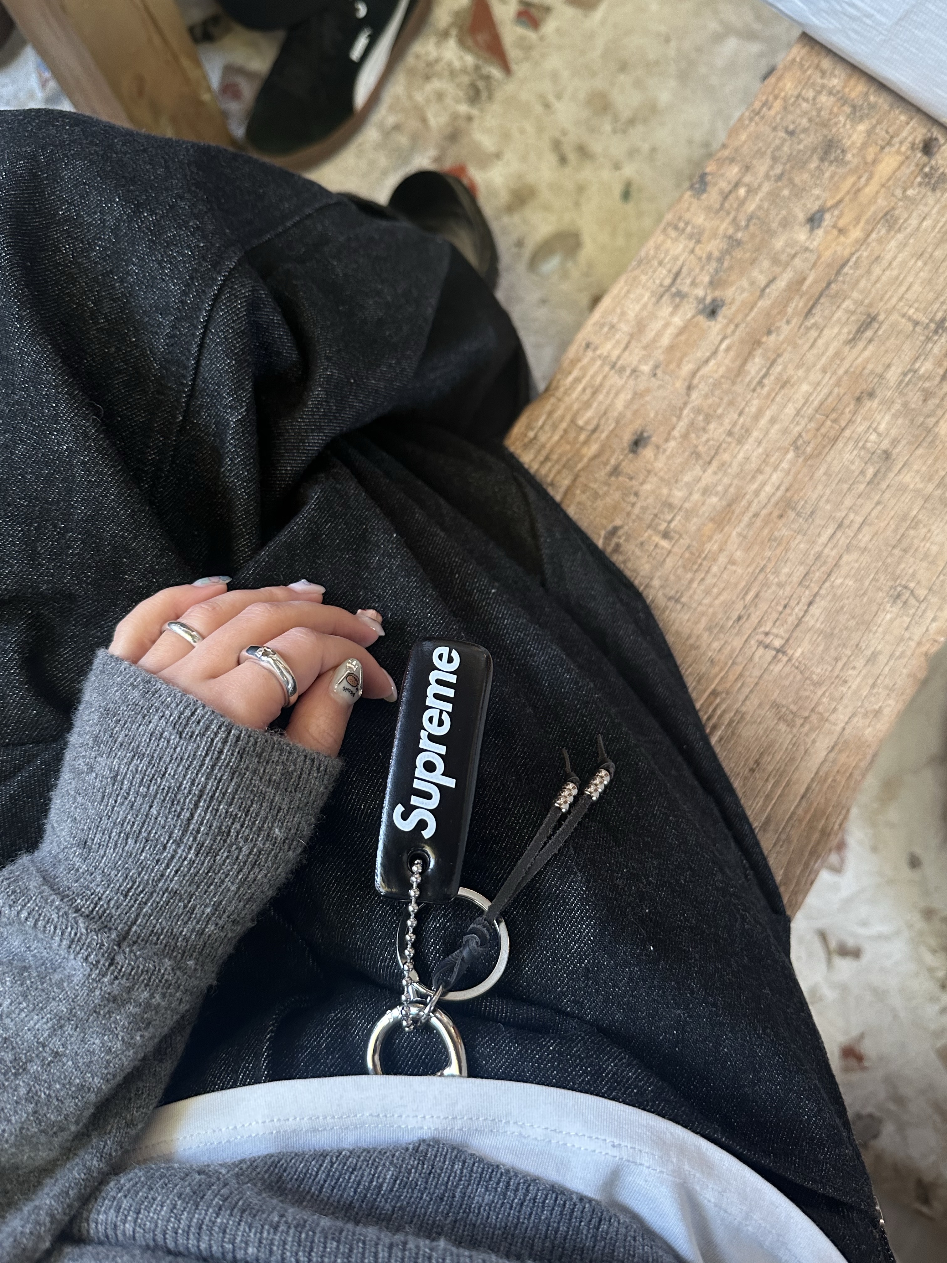 Dr. Martens 1461 Bex Black, Supreme Floating Keychain Black - 23FW 착용 스타일 - 6