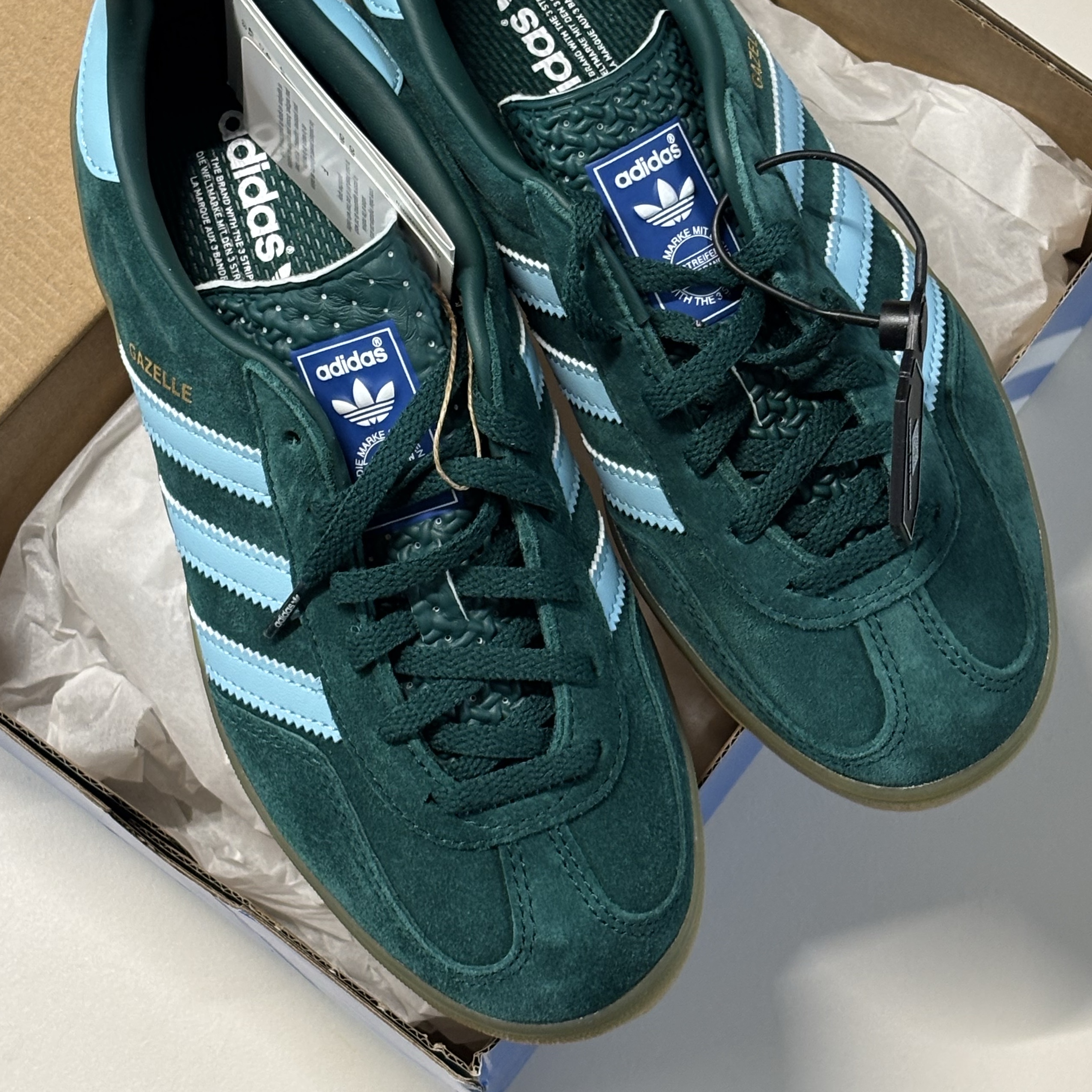Adidas Gazelle Indoor Collegiate Green Hazy Sky 착용 스타일