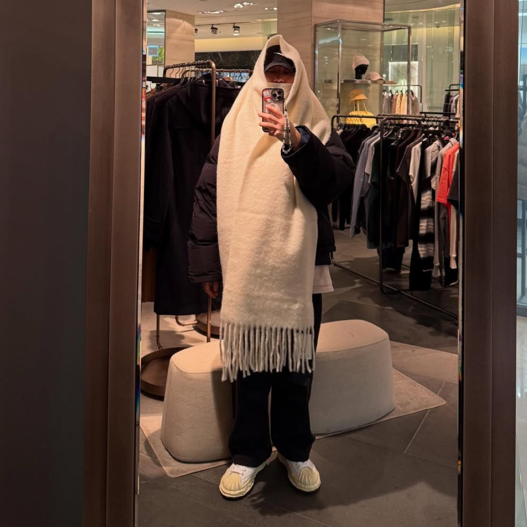 Maison Mihara Yasuhiro Blakey VL OG Sole Canvas Low-top Sneakers White 착용 스타일 - 2