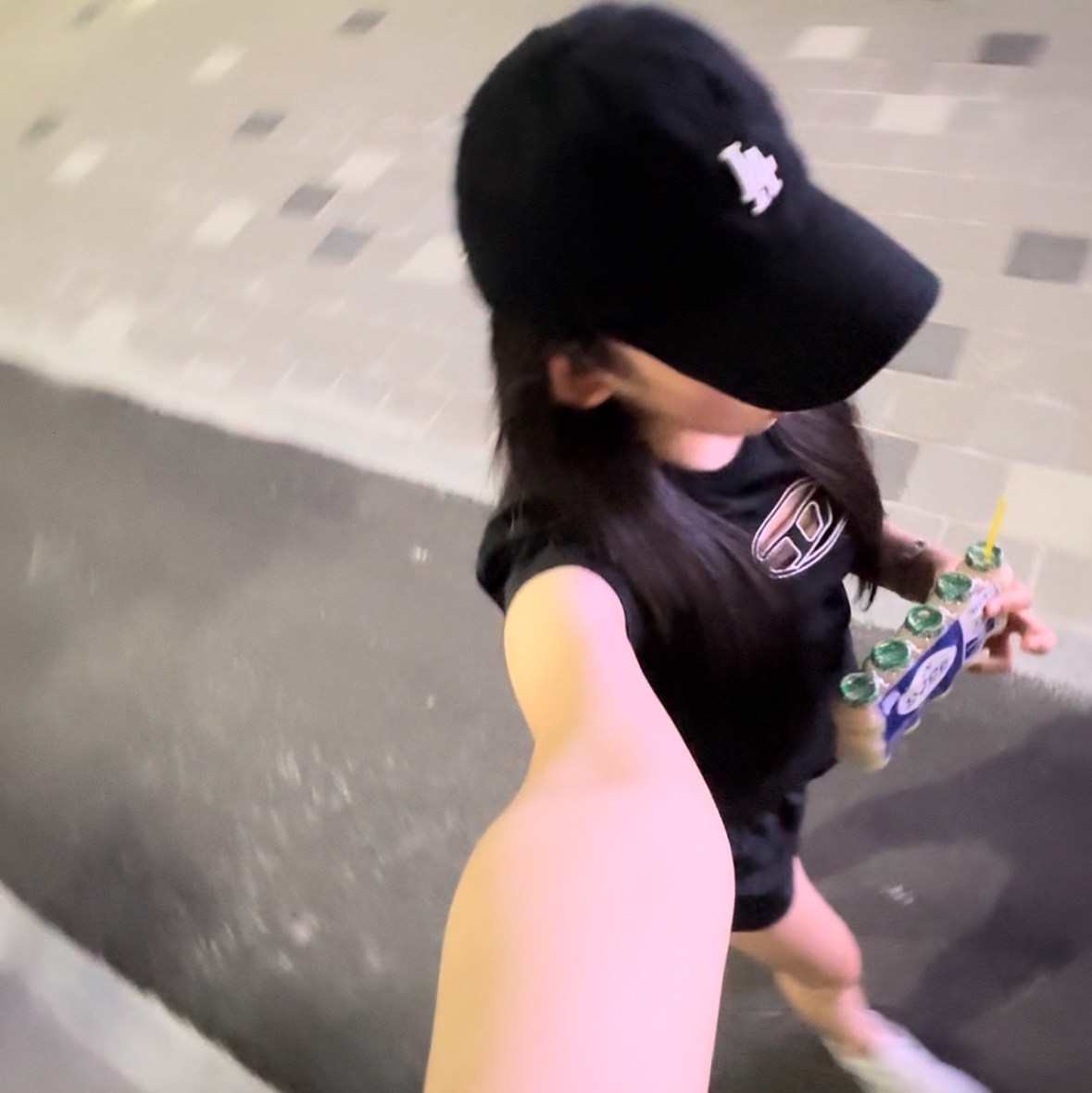 (W) Diesel T-Angie Peekaboo Logo T-Shirt Black 착용 스타일